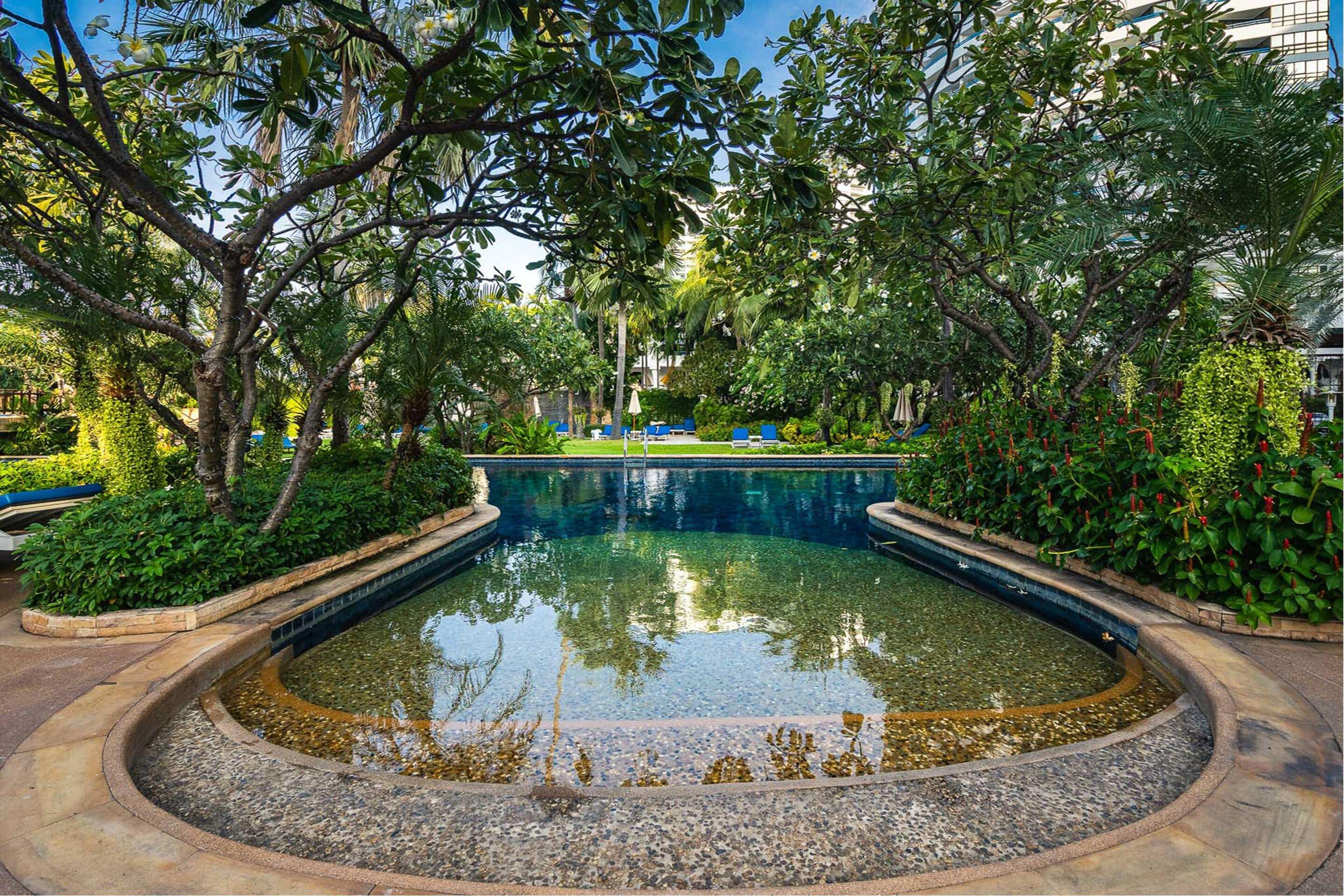 Jomtien Palm Beach Hotel & Resort - Family-Friendly 4*