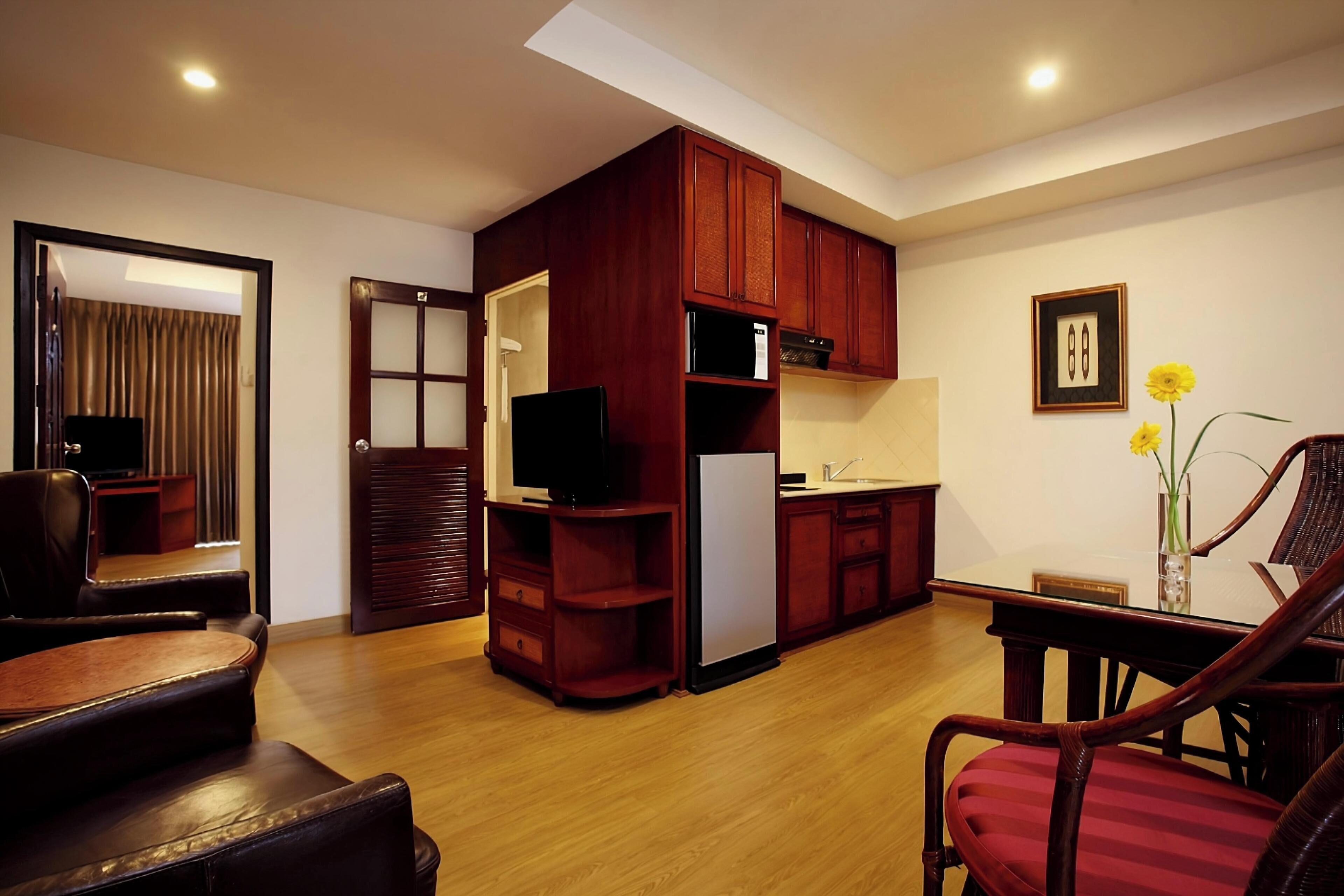 โรงแรม Nova Park 4*