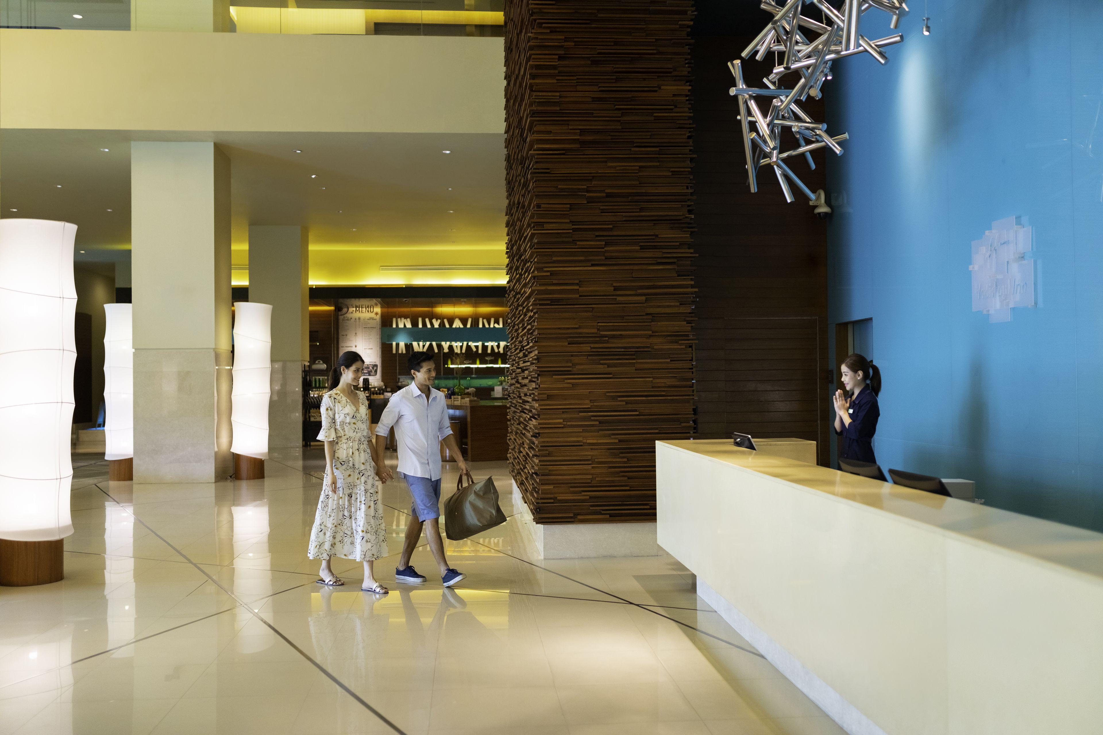 By Ihg Hotel 5*