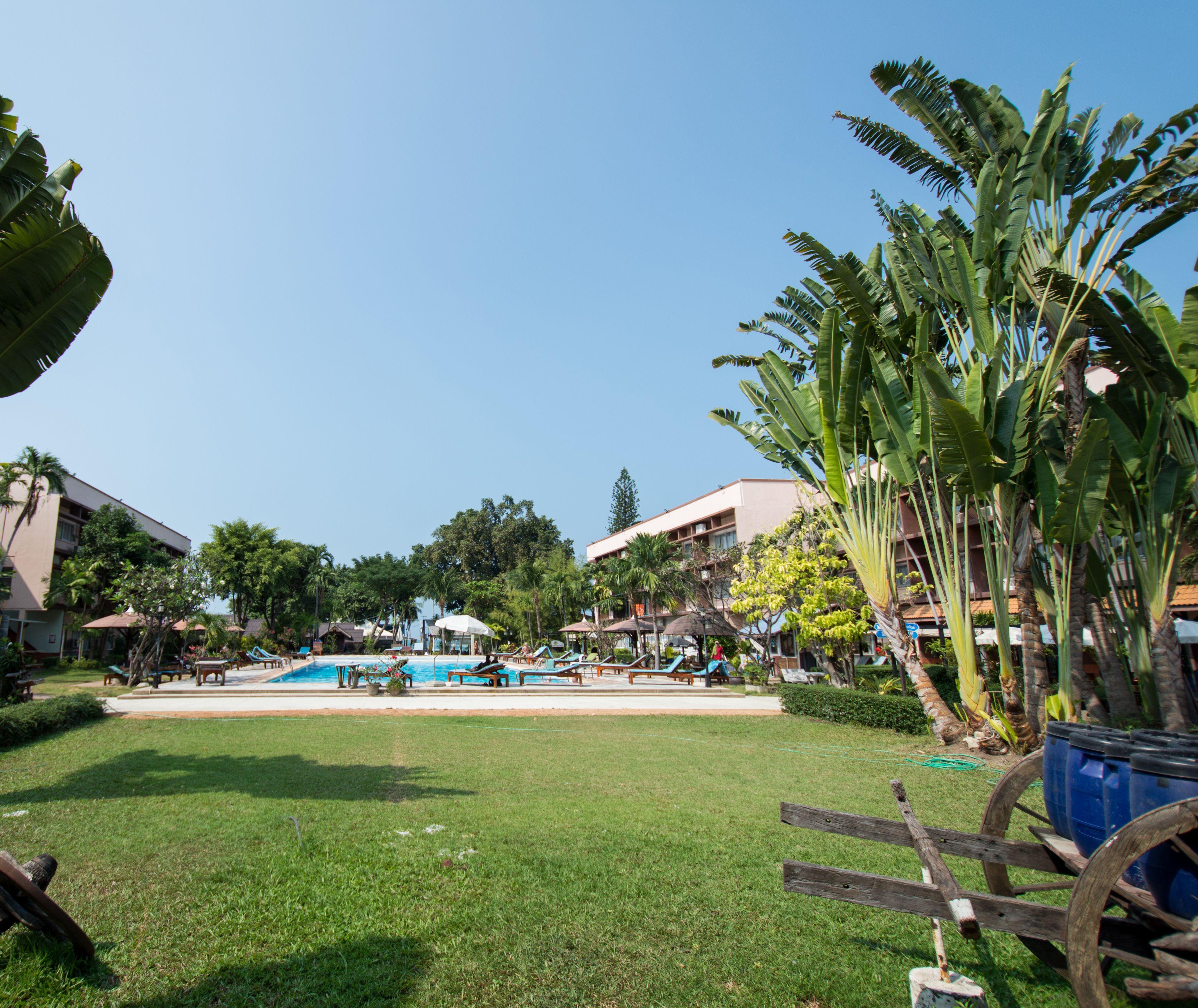 Hotel Basaya &