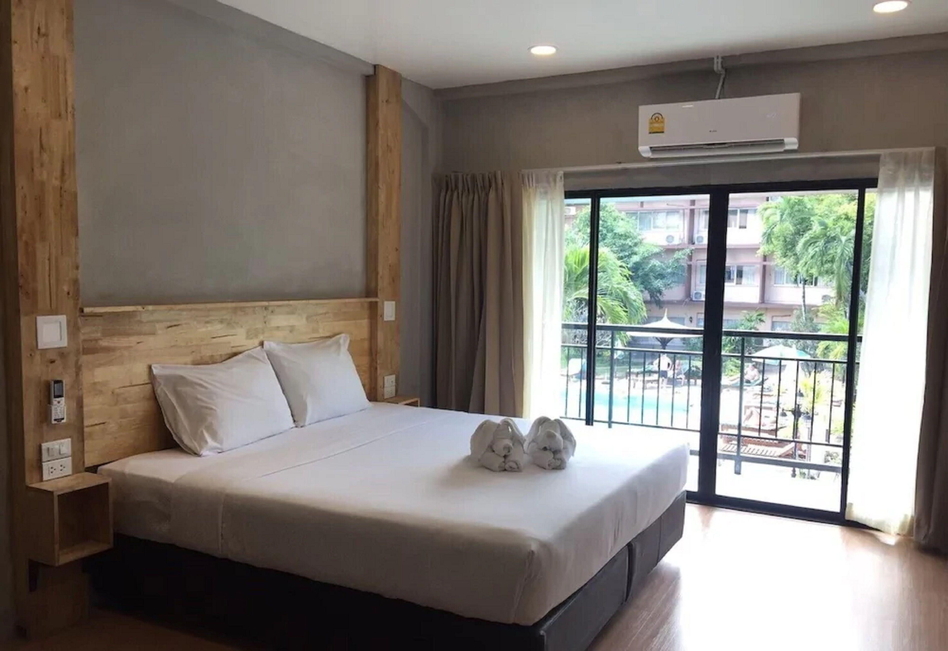 Hotel Basaya & 3*