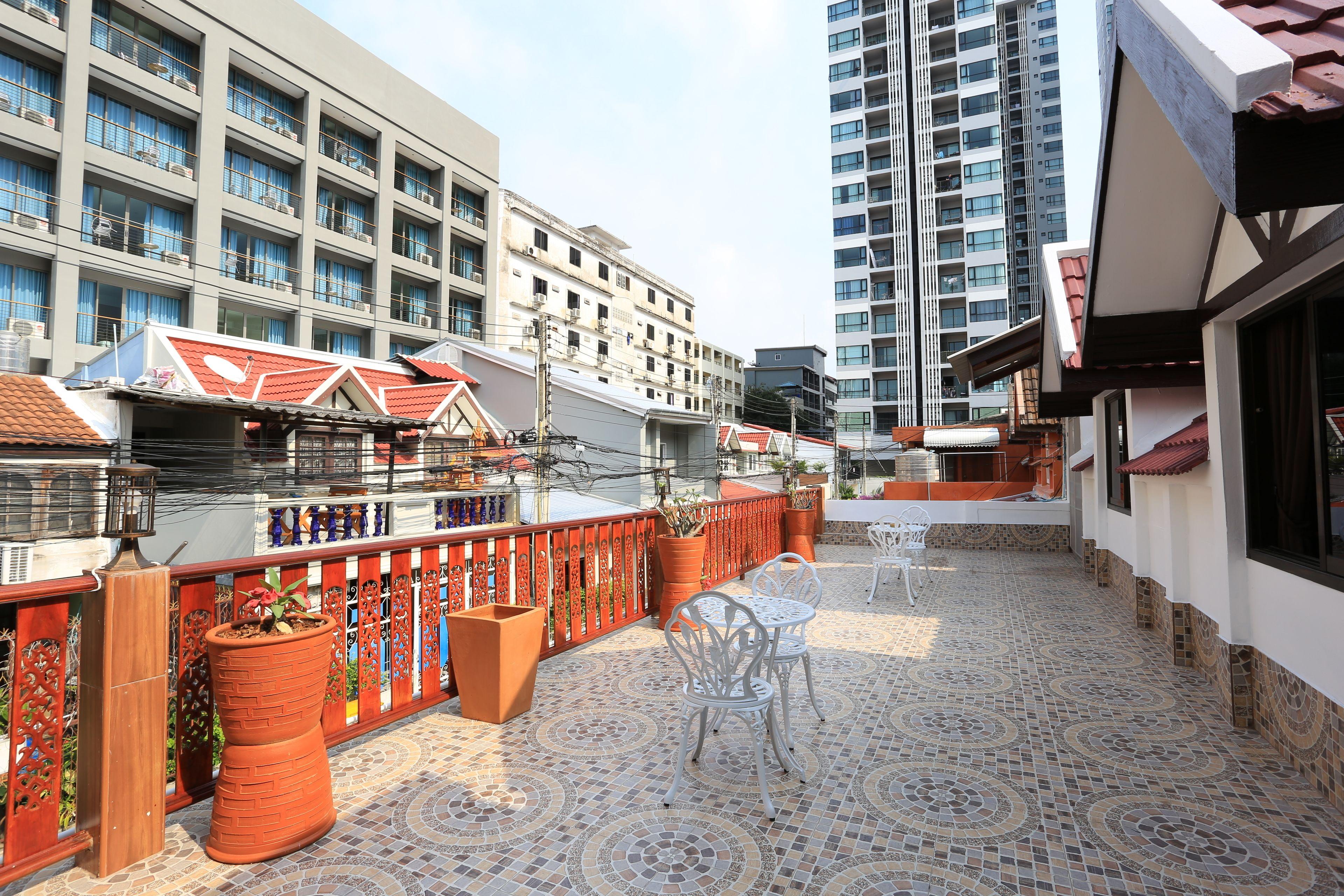 The Siam - Sha Extra *