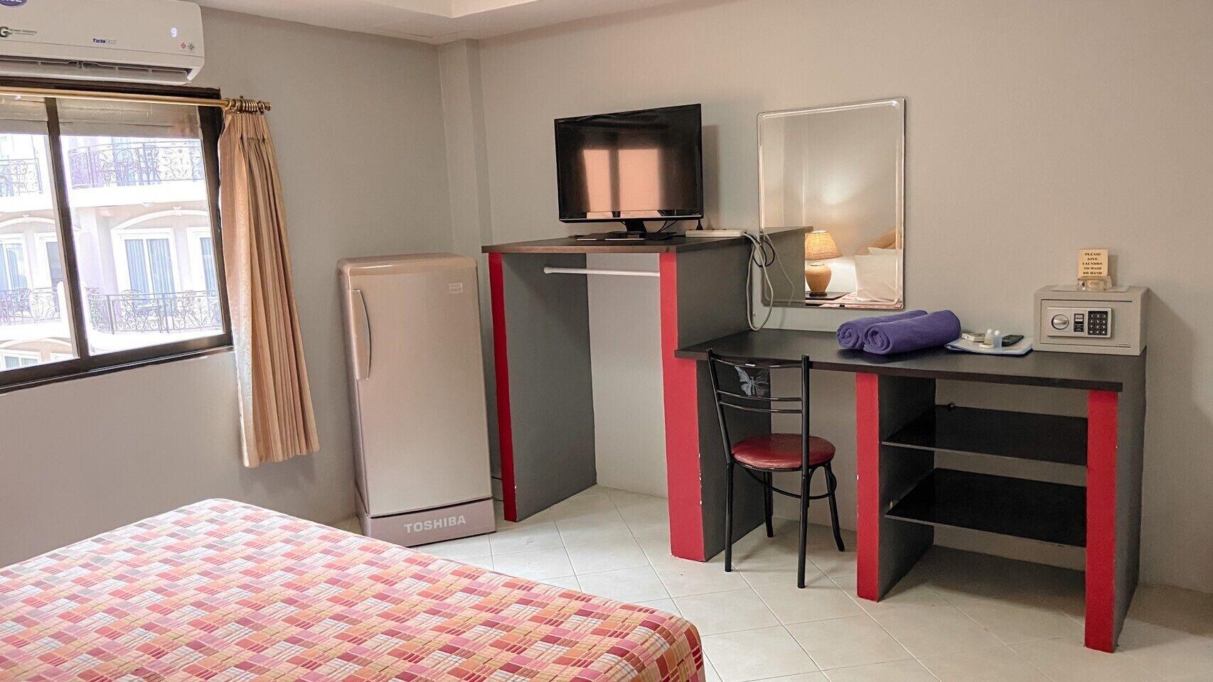 Robin's Nest & Restaurant Guest house *