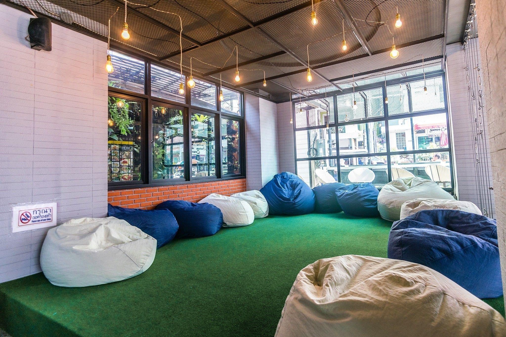 Hotel 18 Coins Budget 2*