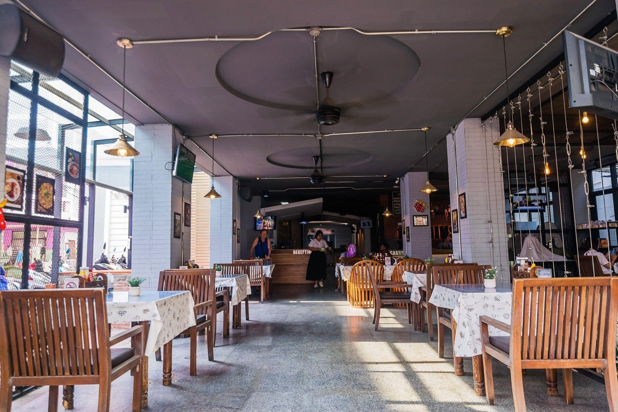 Hotel 18 Coins Budget Pattaya