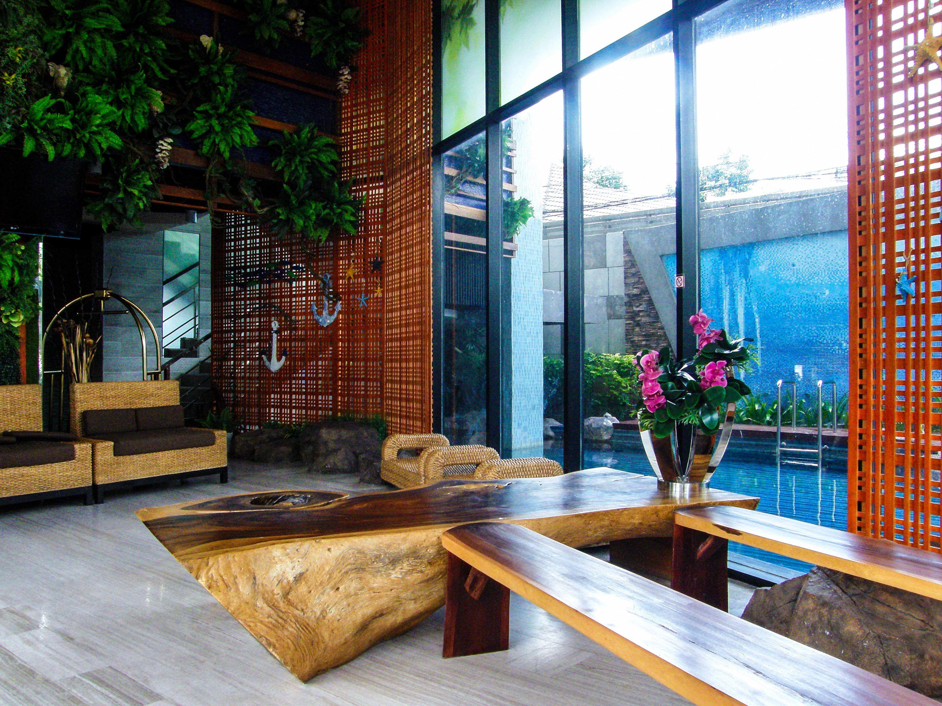 Hotel Oyo 143 Dday Resotel