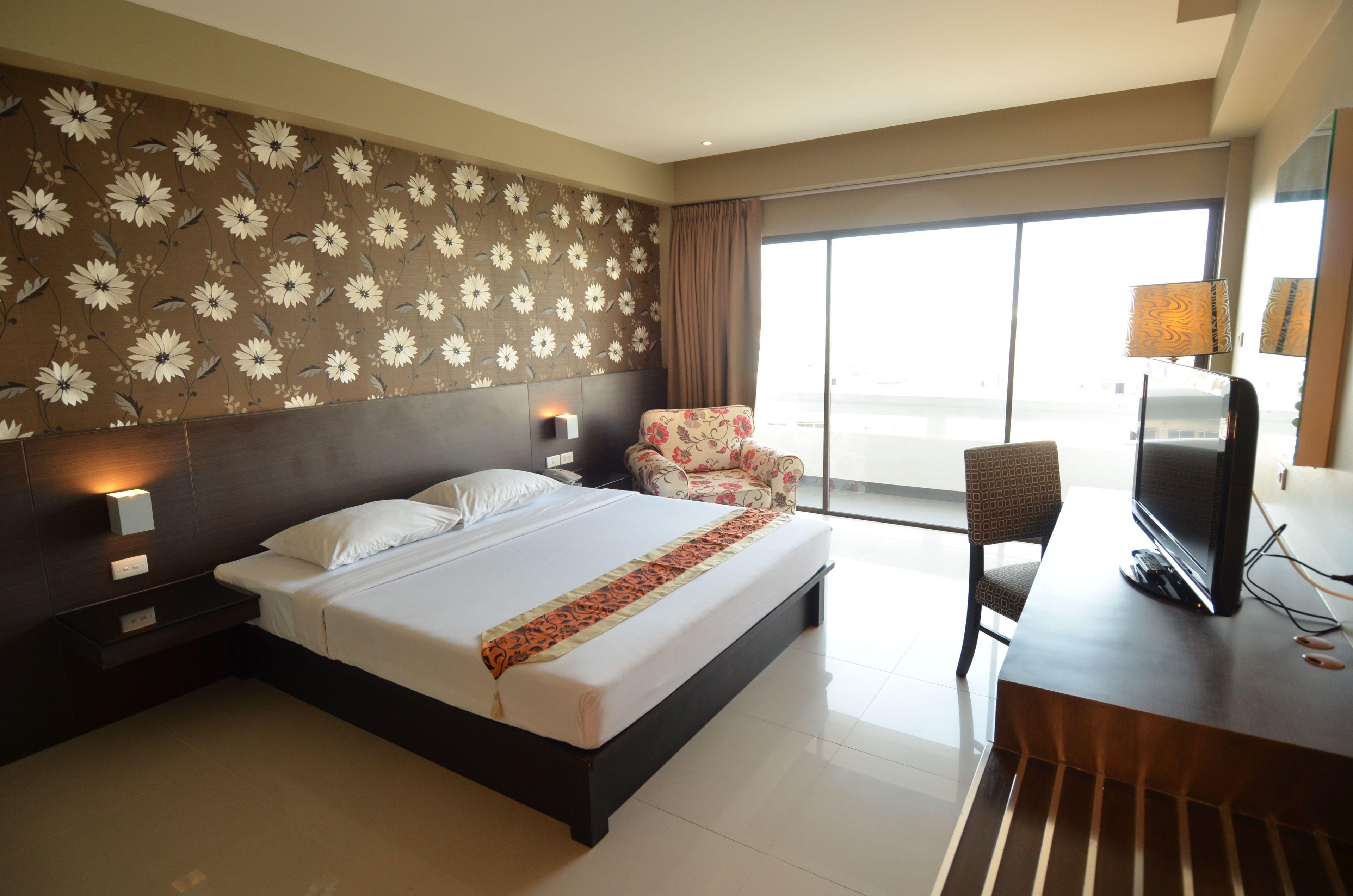 Welcome Plaza Hotel 3*