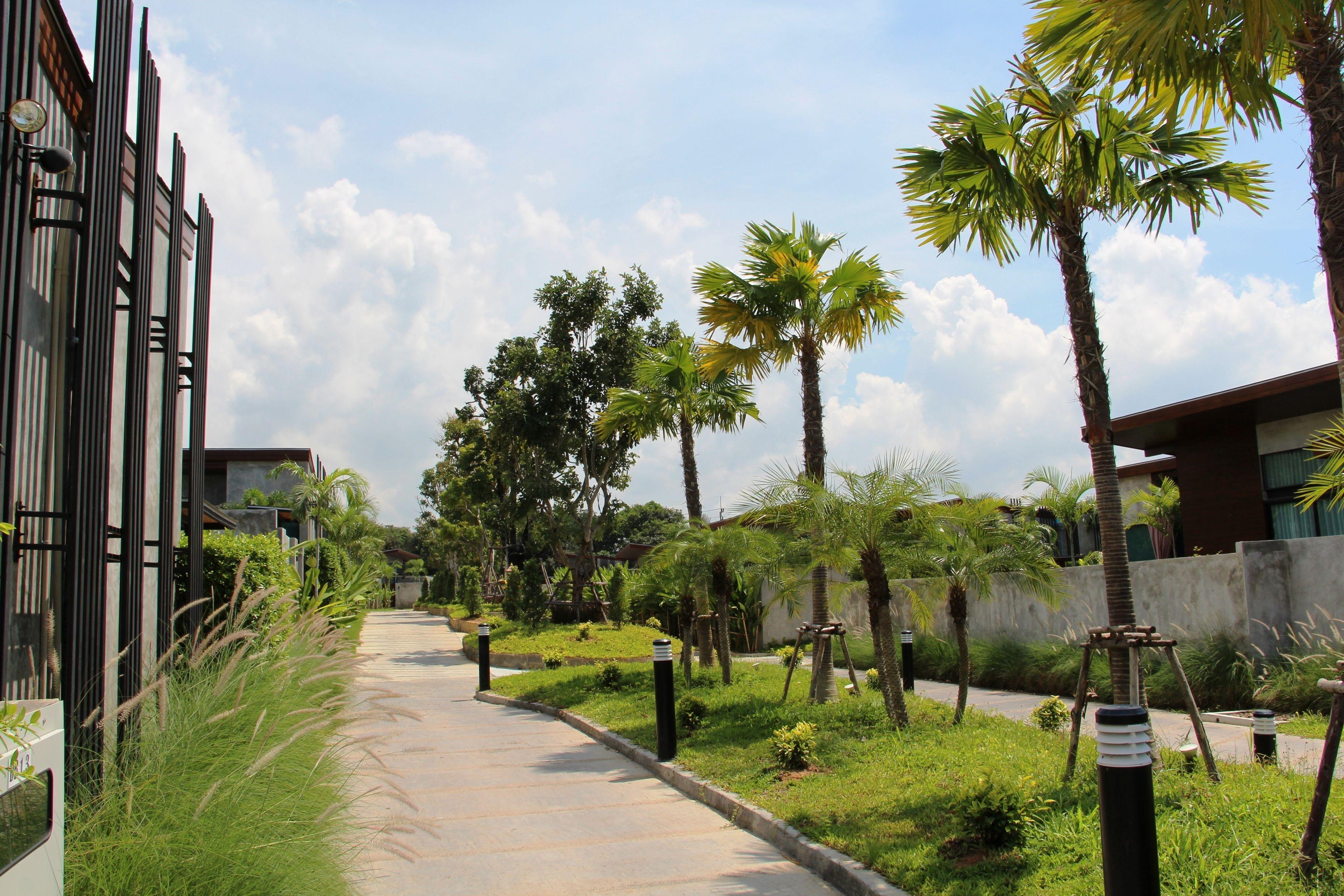 Resort Sunday Sea Two Pool Pattaya Jomtien Beach