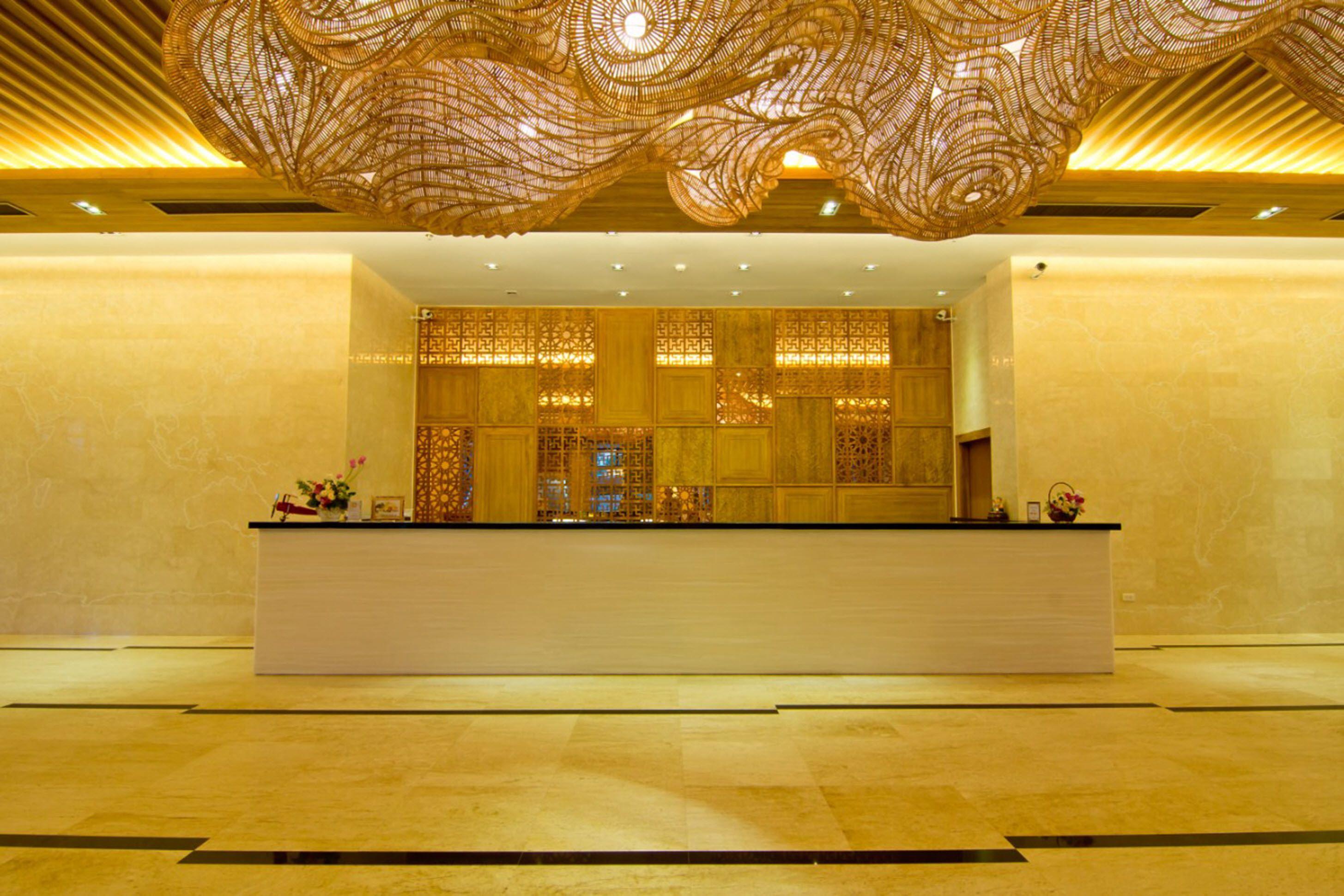 Welcome World Beachfront Hotel 4*