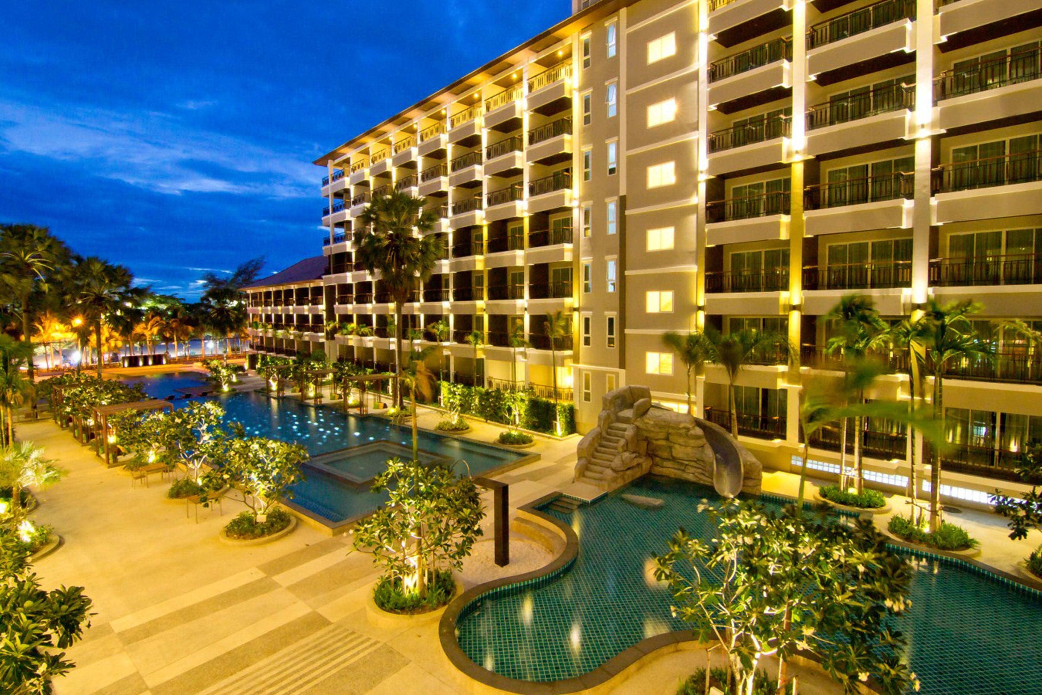 Hotel Welcome World Beachfront 4*