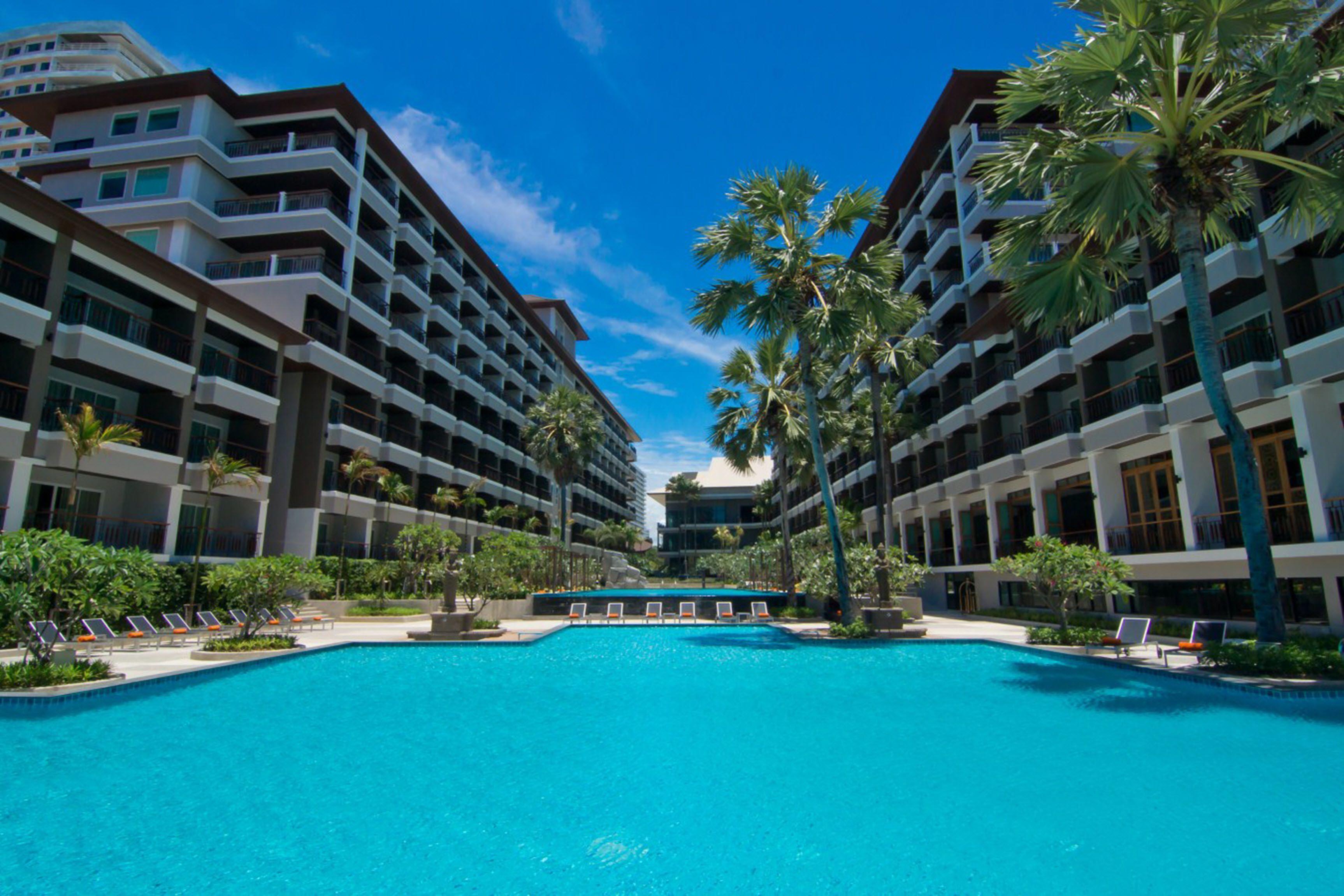 Welcome World Beachfront 4* Pattaya