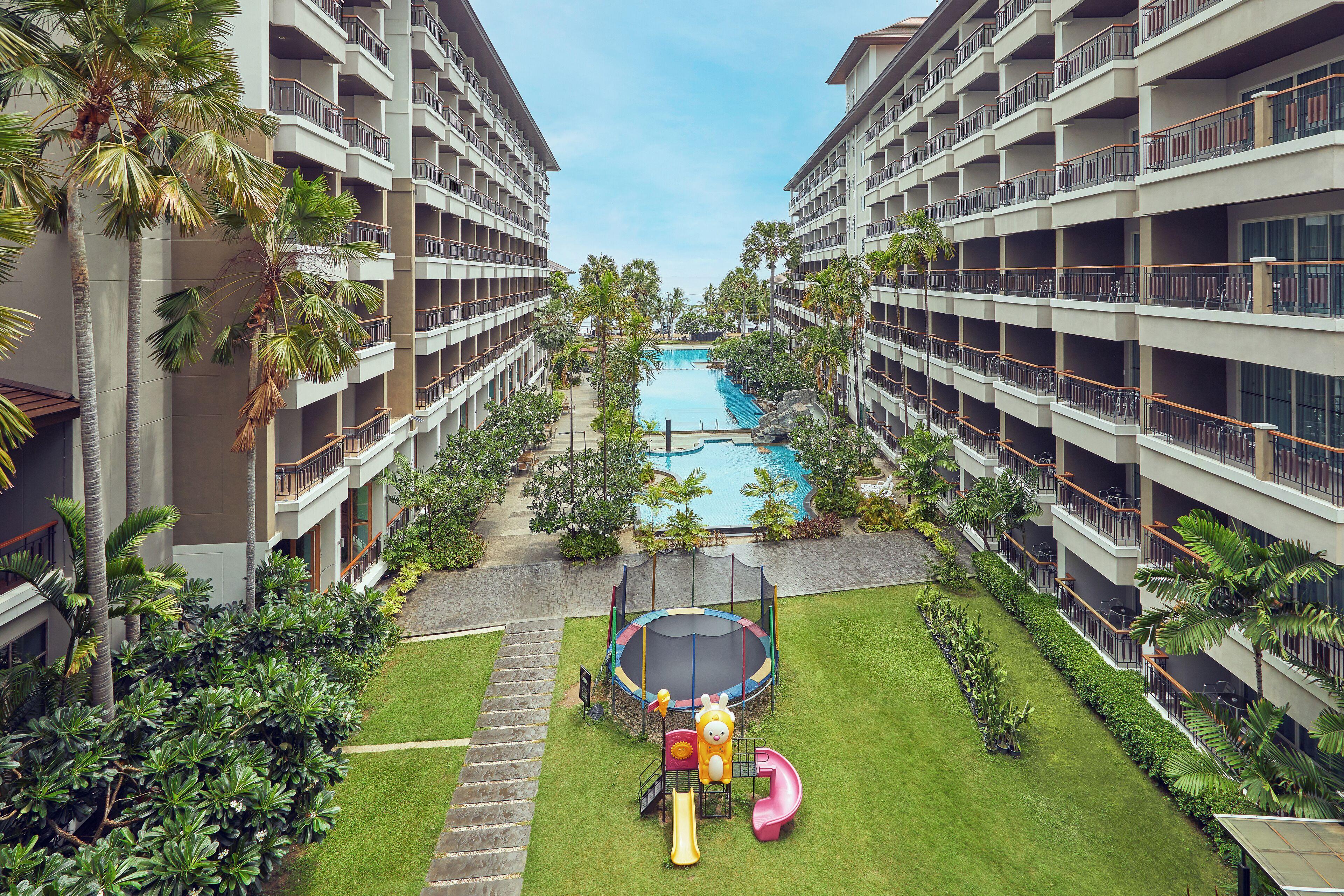 Welcome World Beachfront Hotel 4*