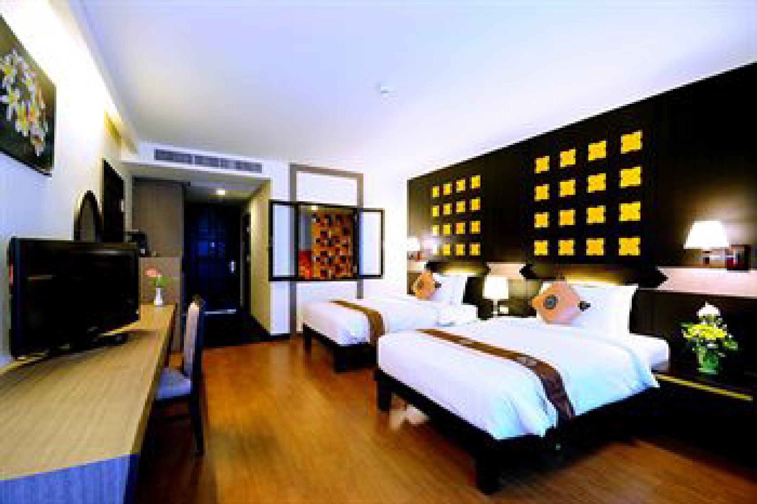 Crystal Palace Luxury Hotel