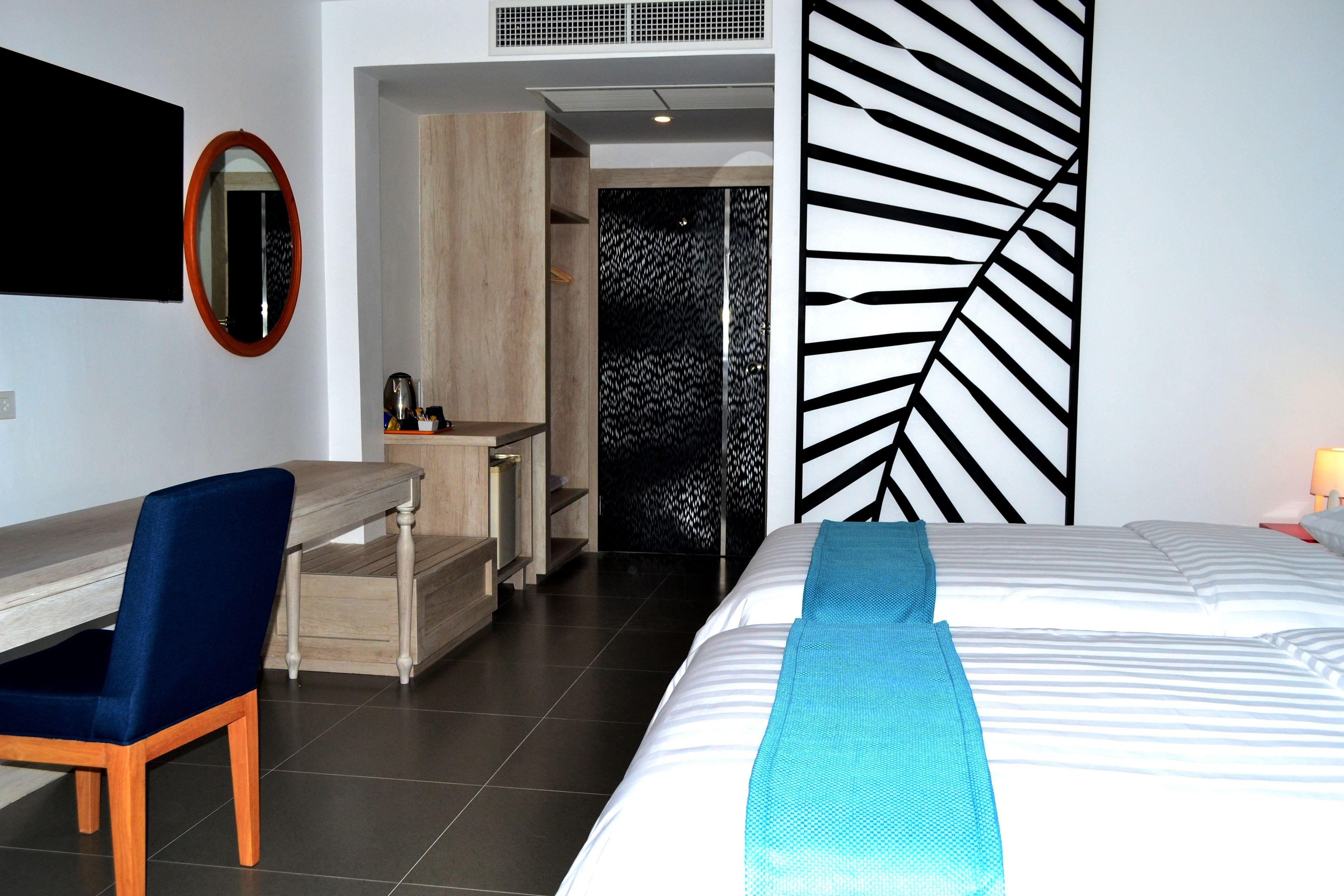 Flipper - Sha Extra Hotel