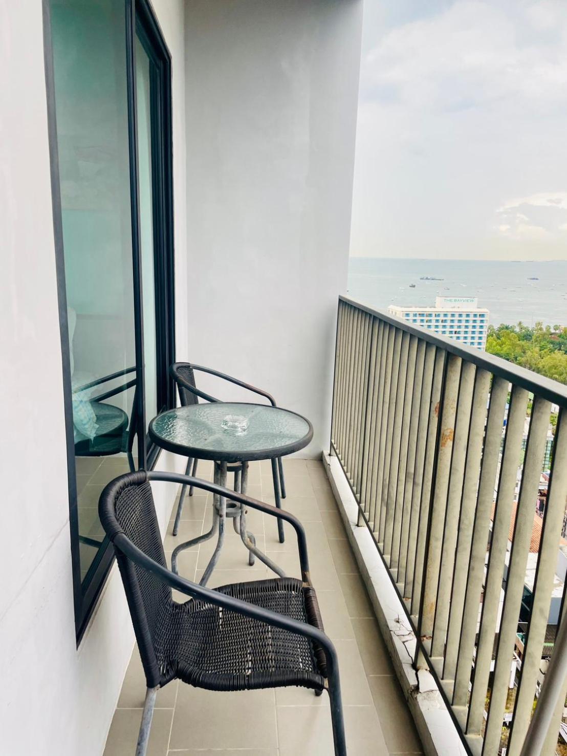 The Base 1006 By Numam * Pattaya