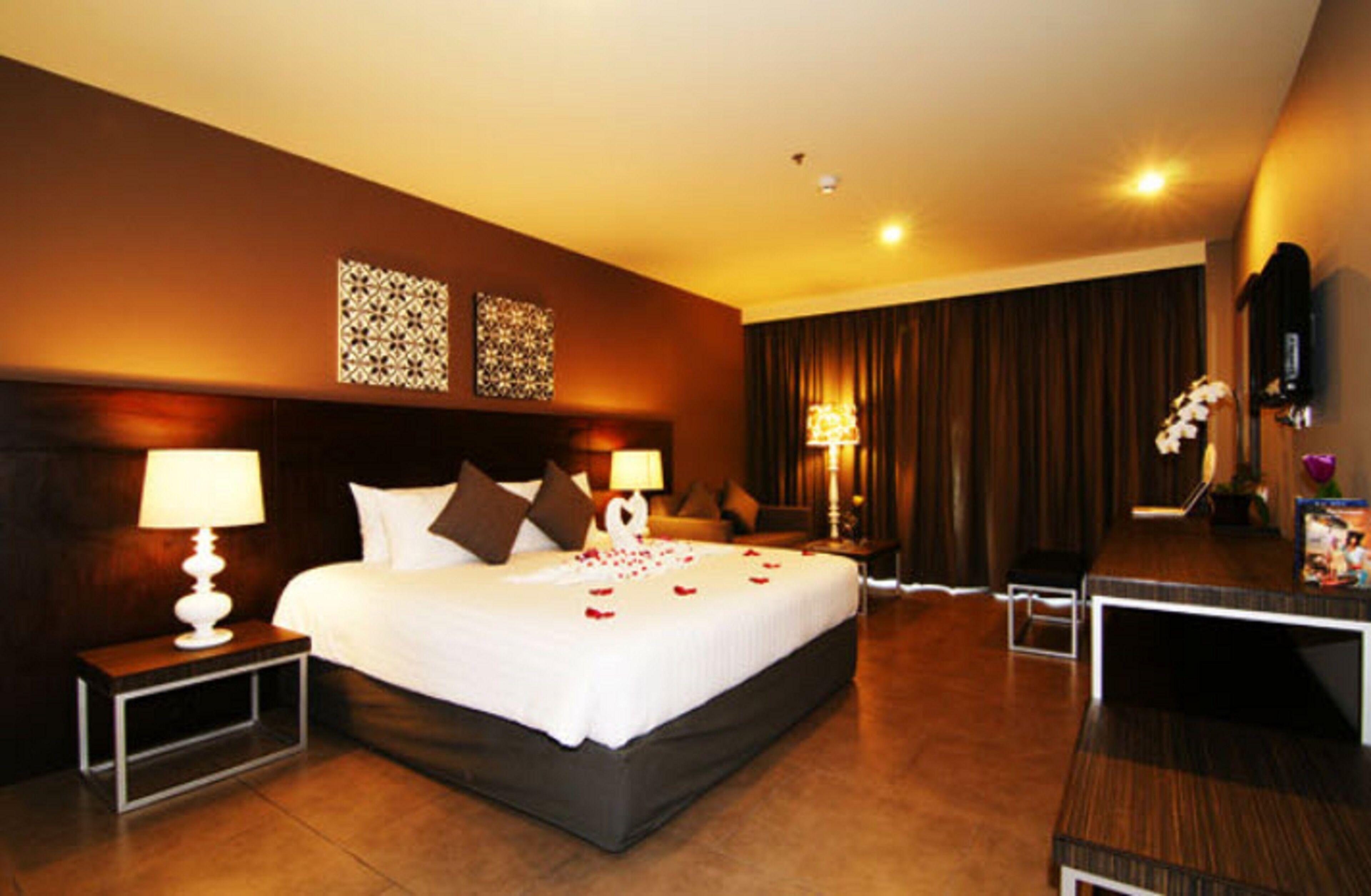 Sea Me Spring Tree Hotel (Adults Only) 3* Pattaya