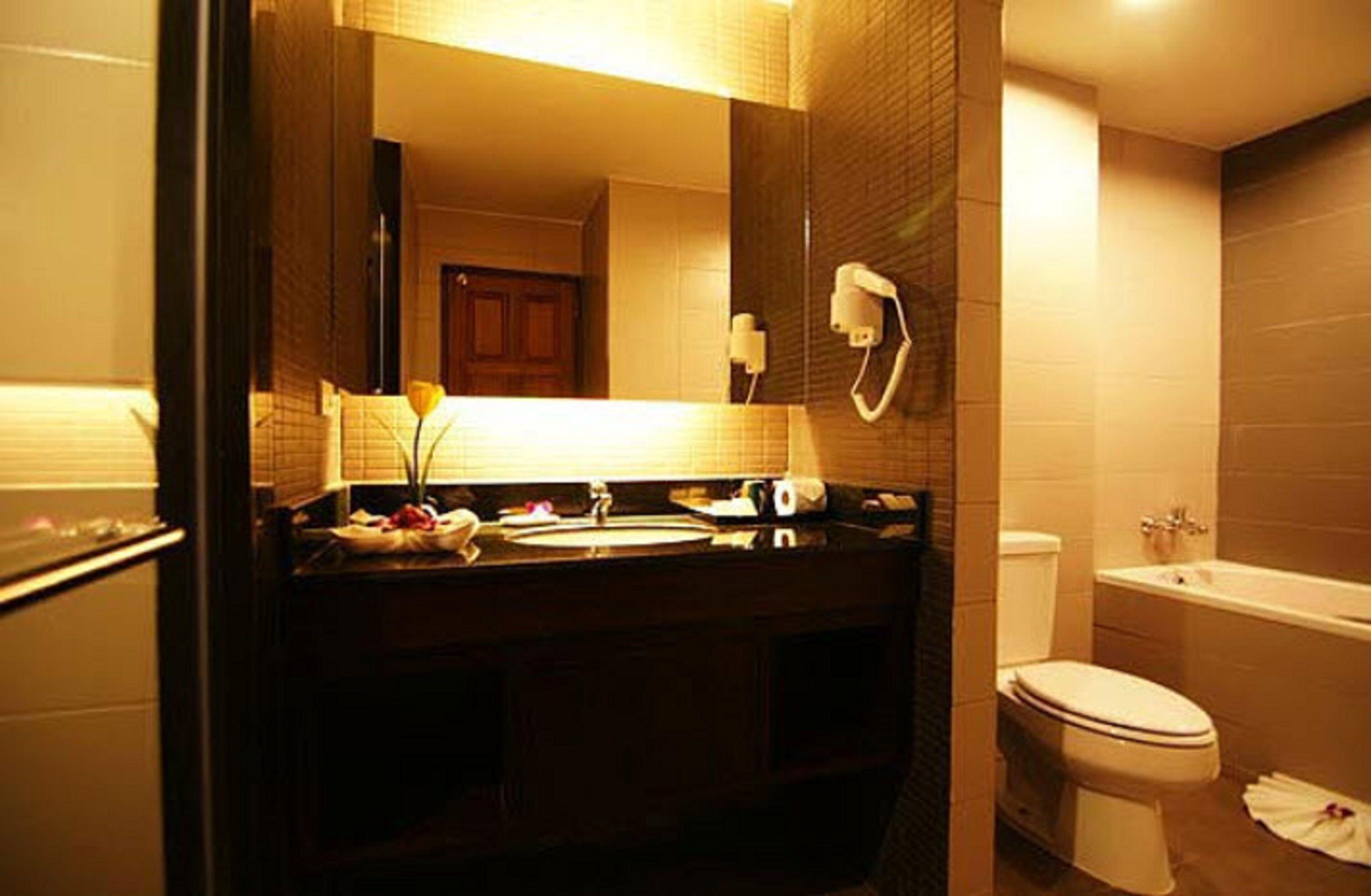 Sea Me Spring Tree Hotel (Adults Only)