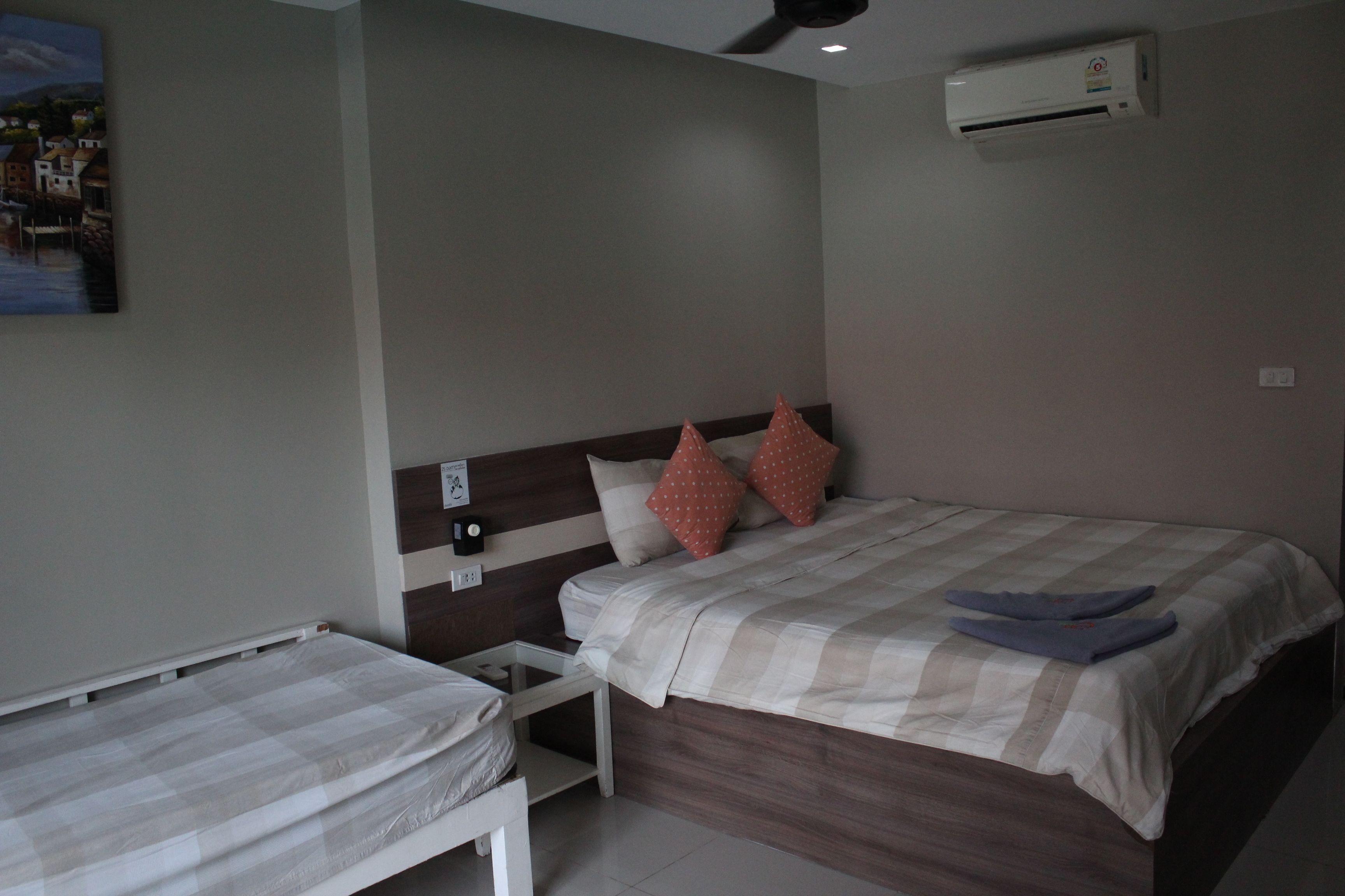 Bee Orchid Pool Hotel Ko Lan