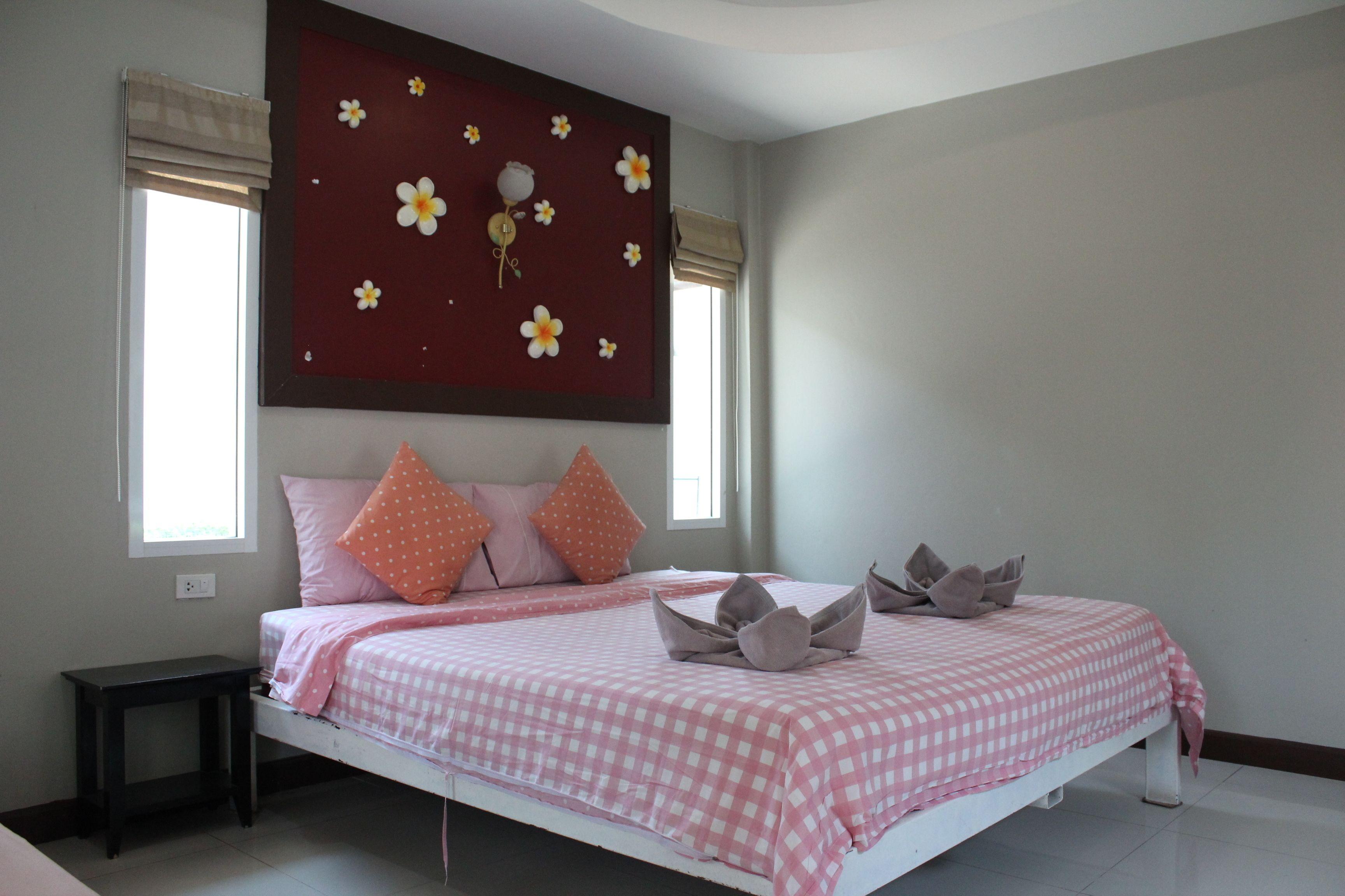 Bee Orchid Pool Hotel 3*