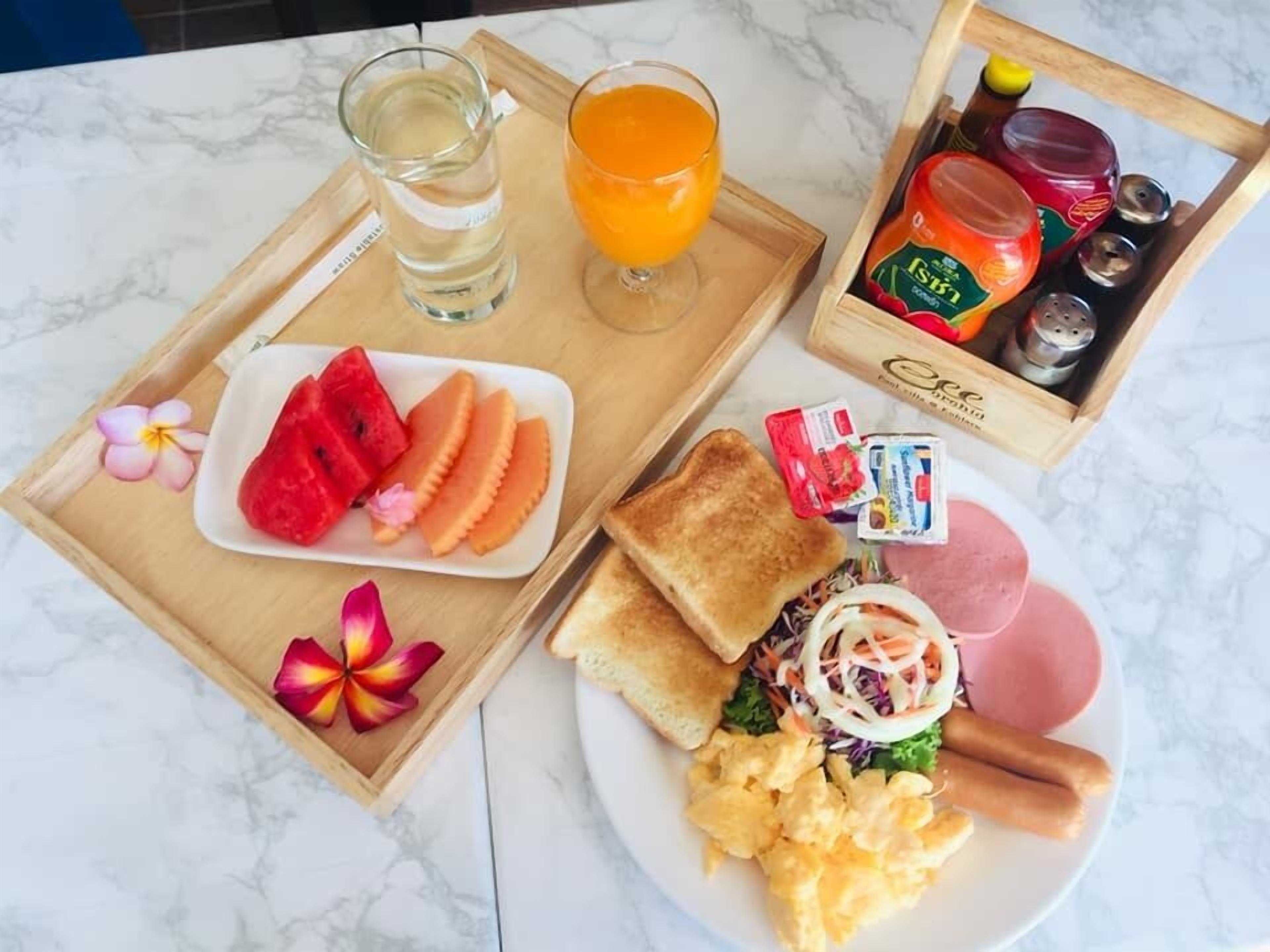 Bee Orchid Pool Hotel 3*