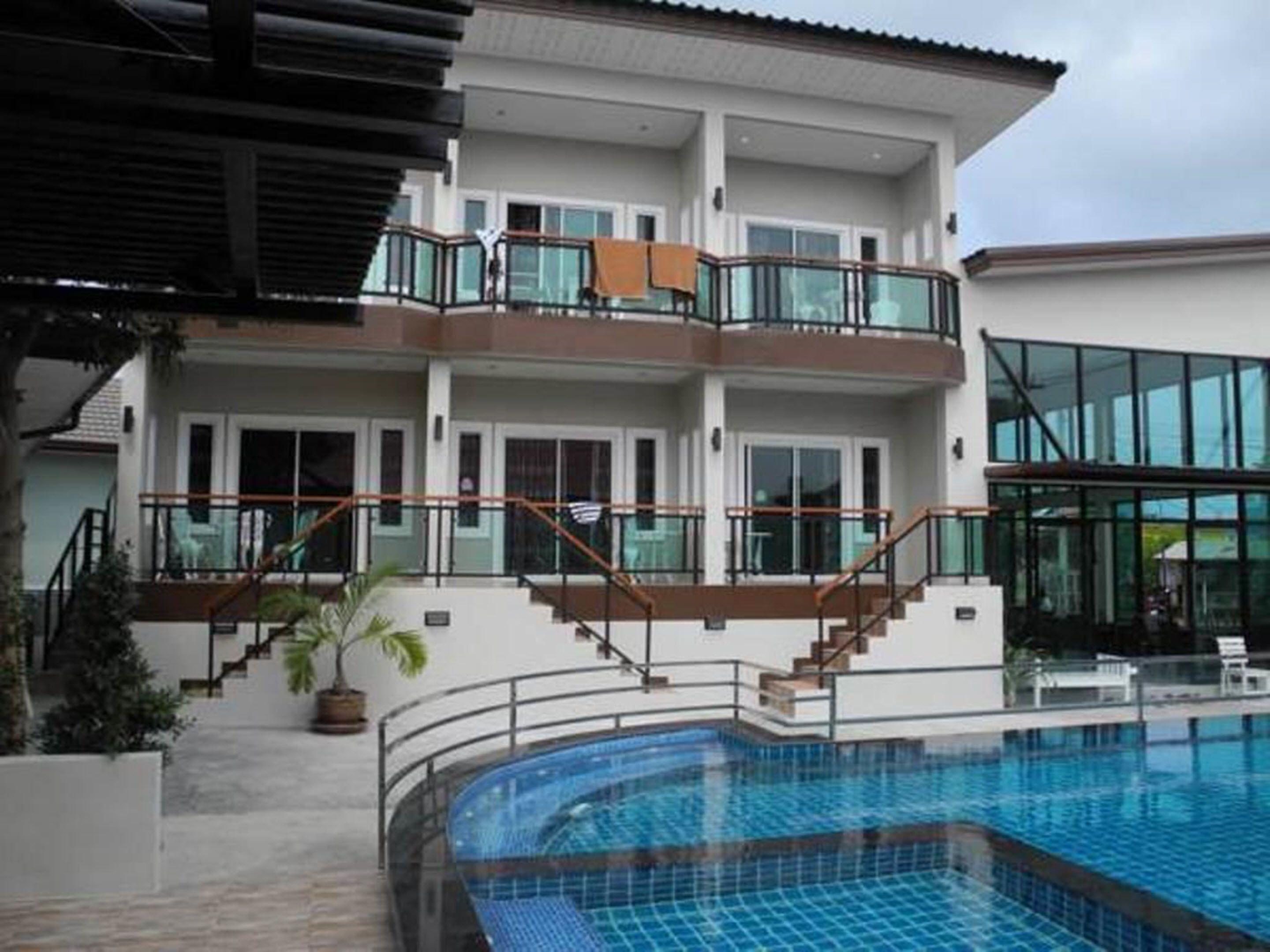 Bee Orchid Pool 3* Ko Lan