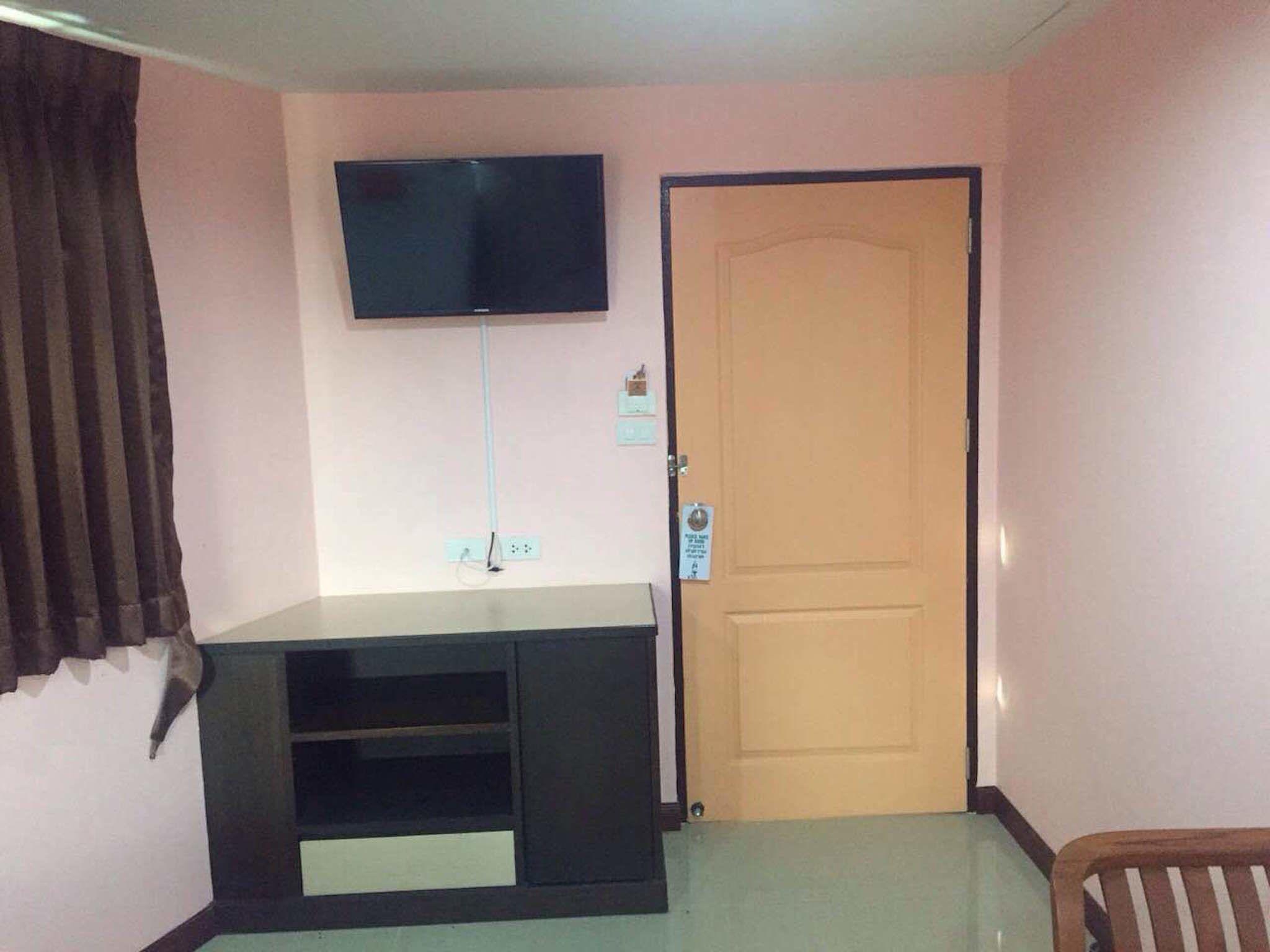 Hotel Oyo 523 Aa Pattaya Ville 2*