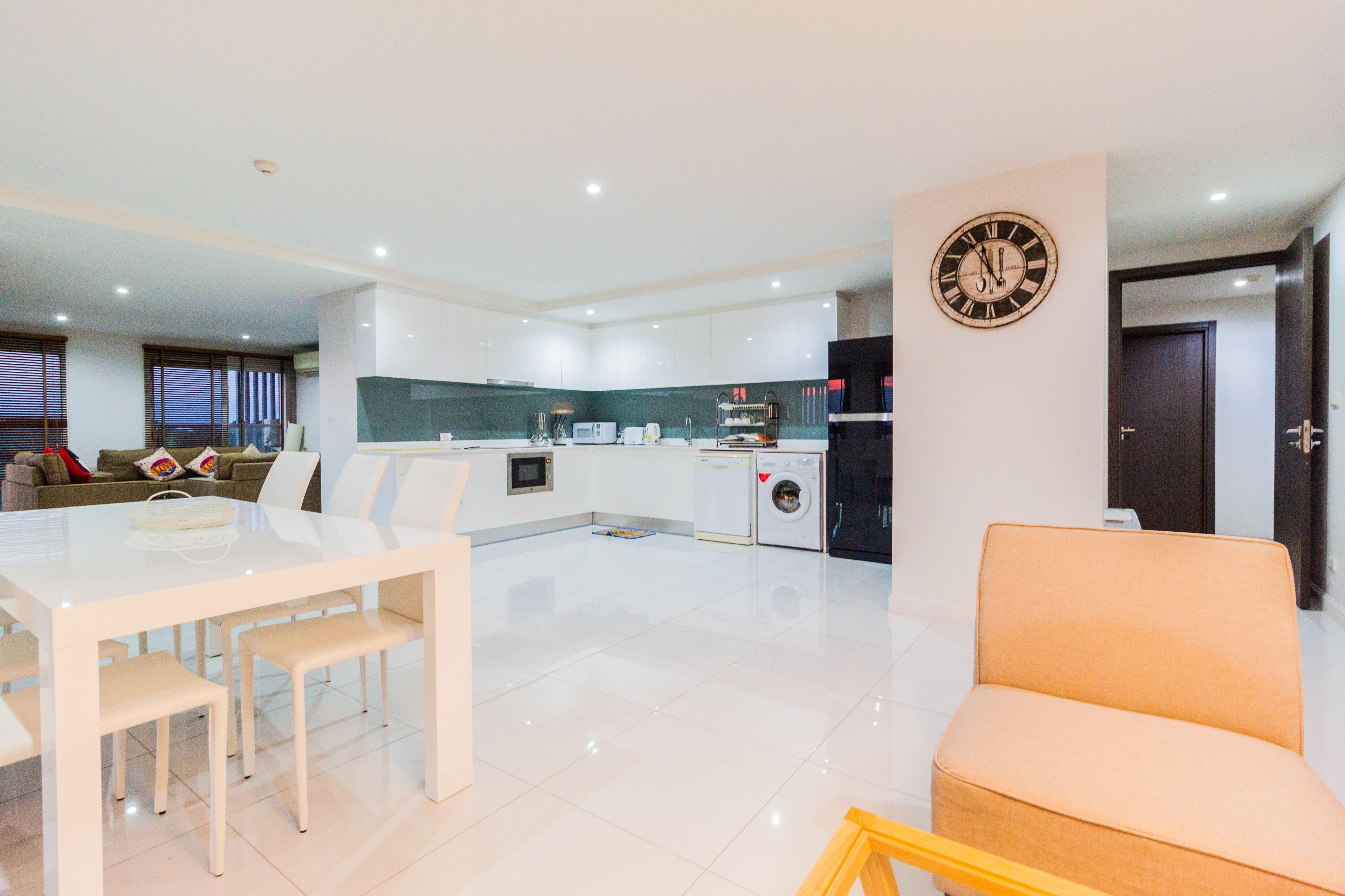 Apartment The Place Pratumnak By Sunny