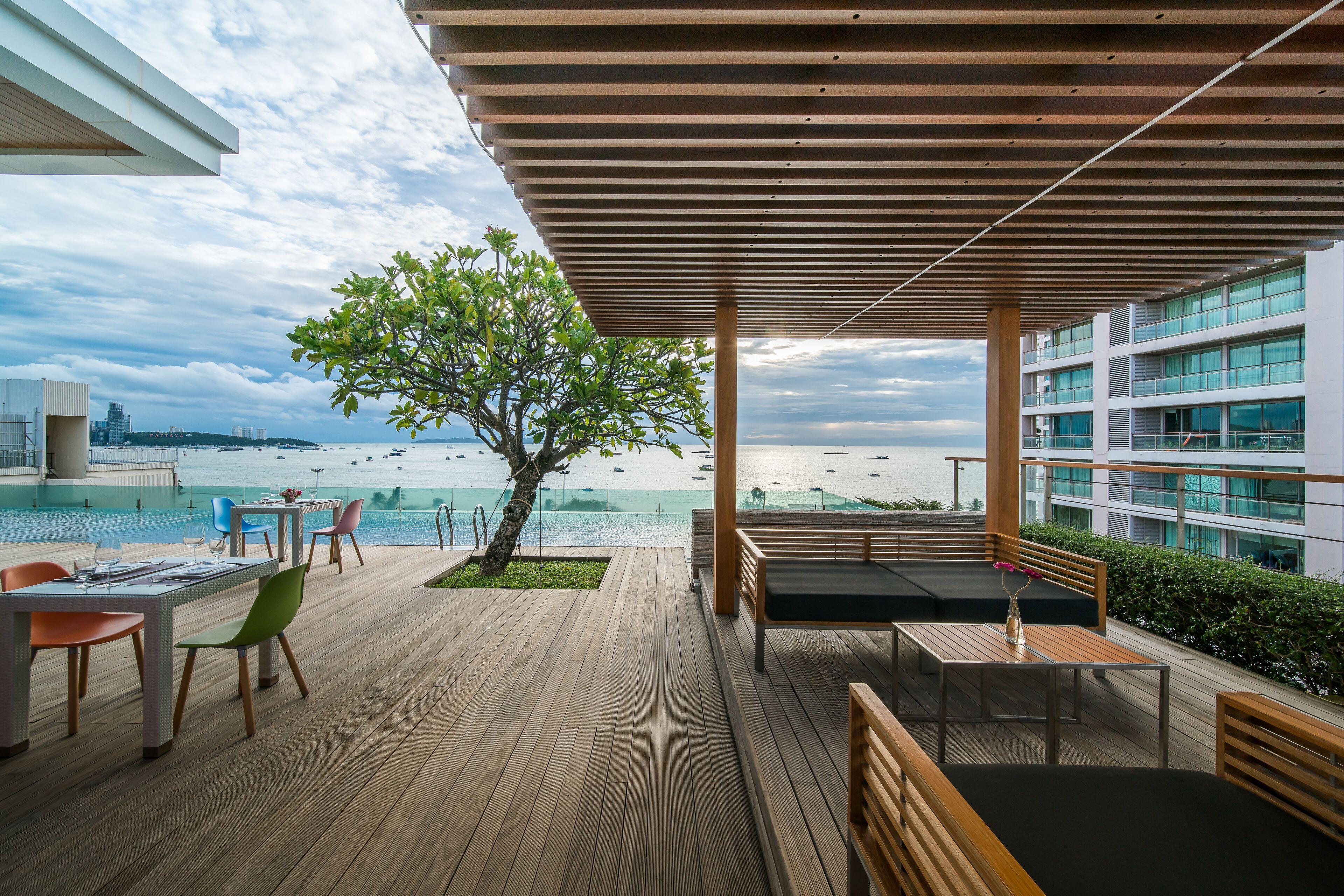 Seven Zea Chic Hotel