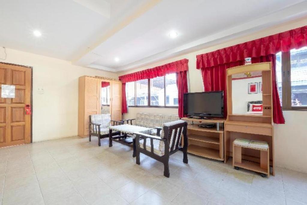 Oyo 75381 Billabong Hotel Pattaya