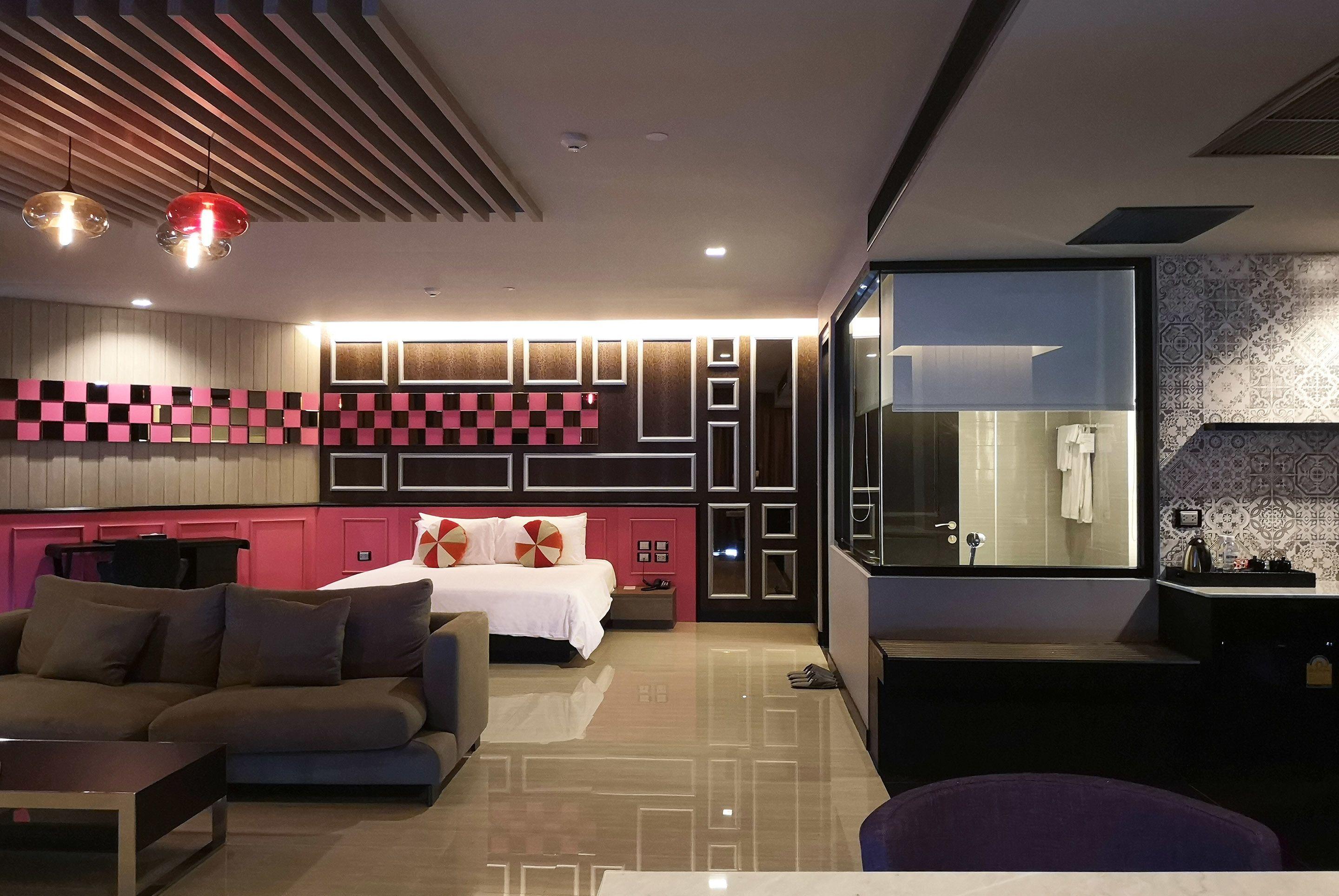 Tsix5 Phenomenal Hotel