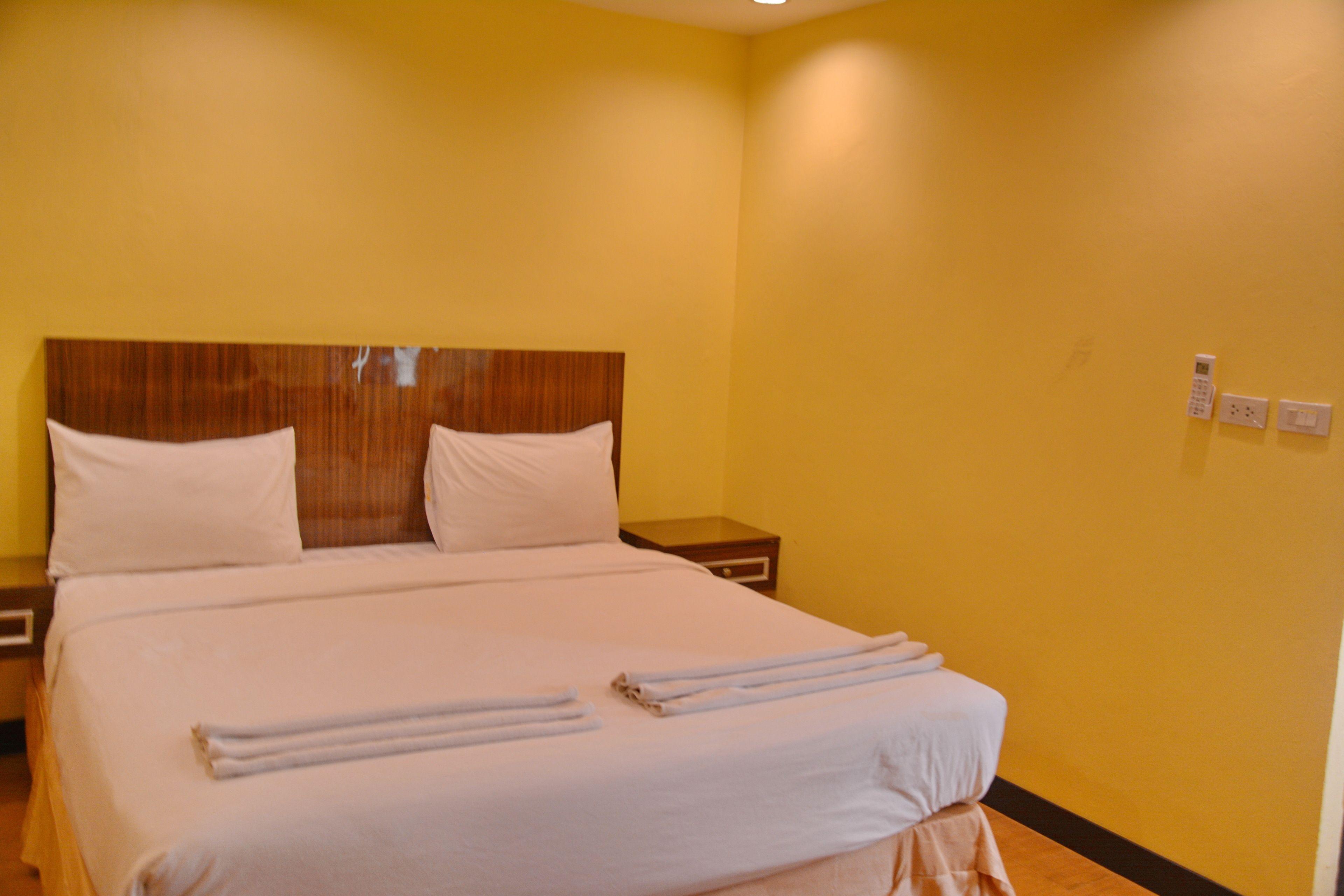 Taj Place Residency Hotel 2*