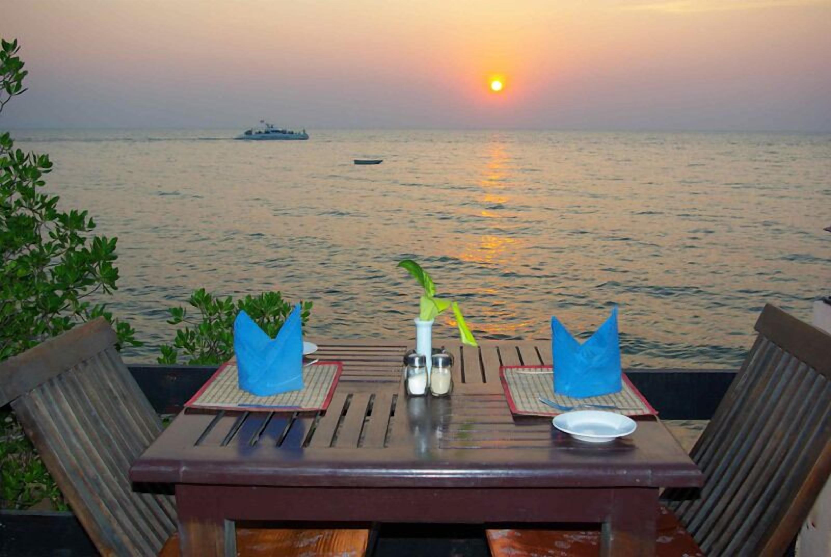 Hotel Sea Falcon On The Water Pattaya