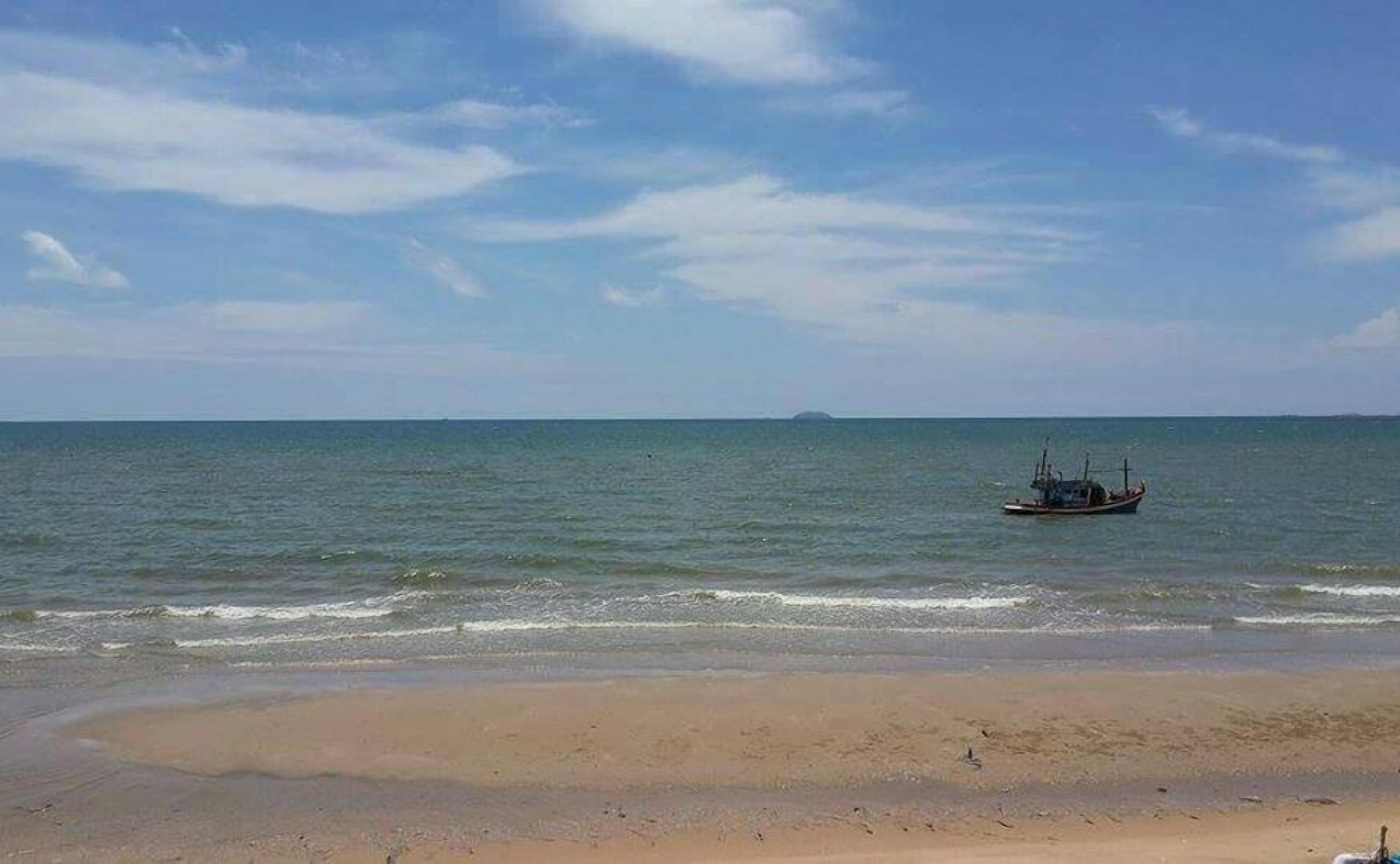 Sea Falcon On The Water Hotel 2*