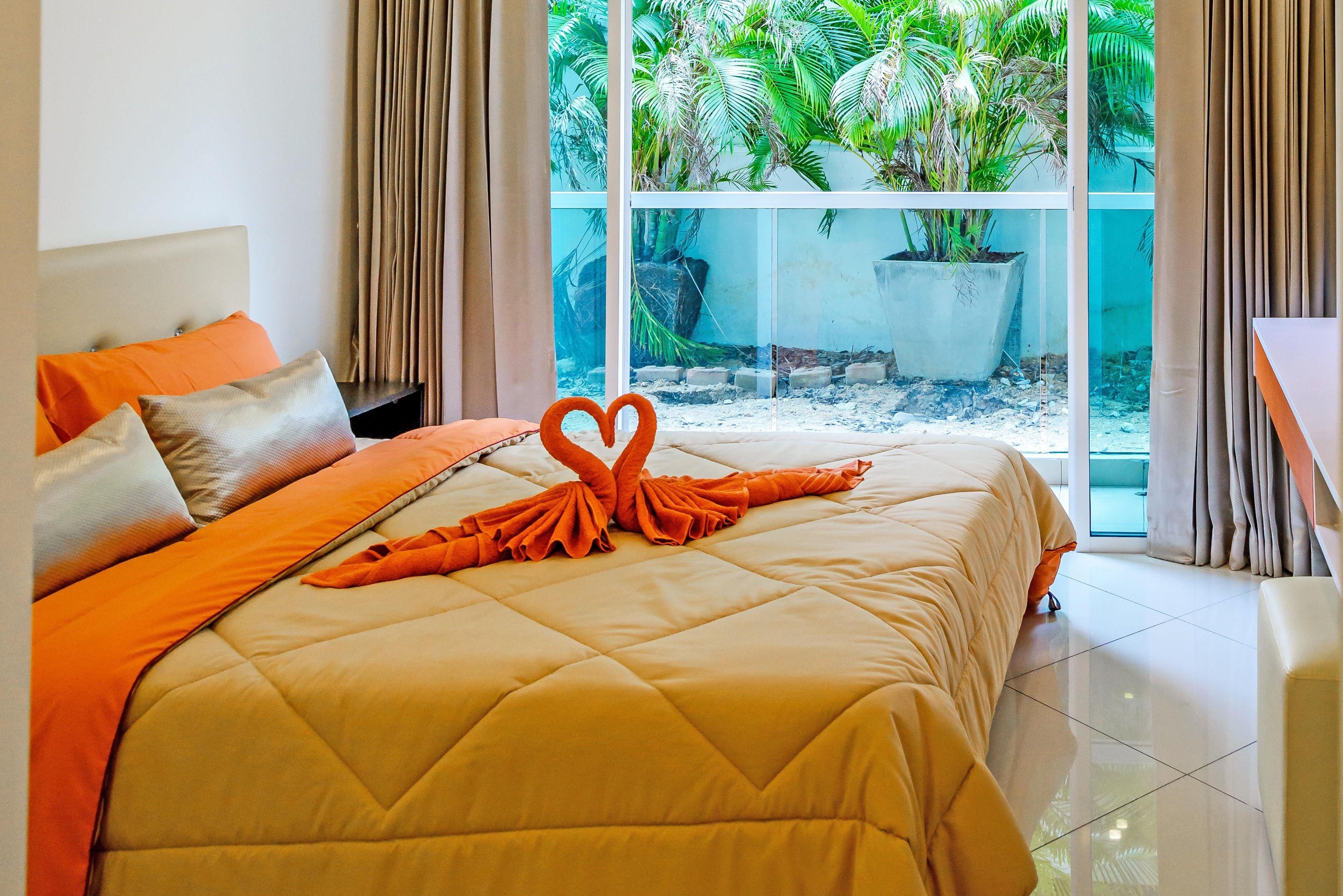 Apartment Art On The Hill By Sunny *