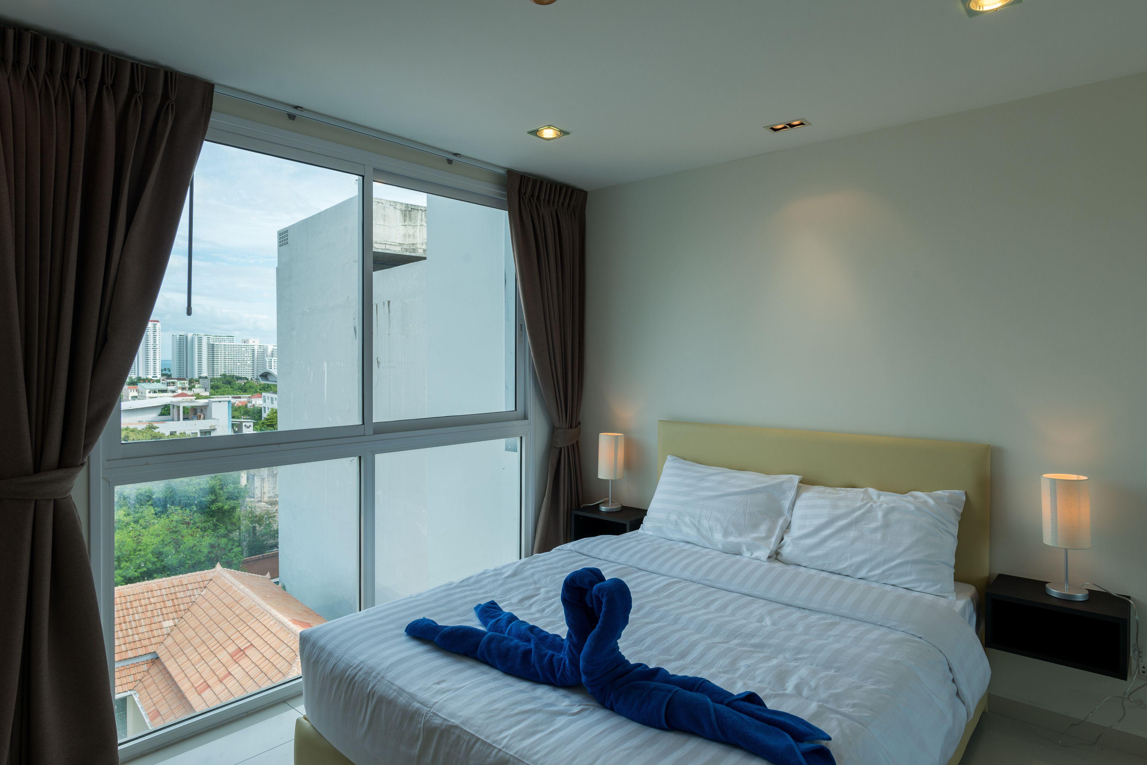 Art On The Hill By Sunny Apartment *