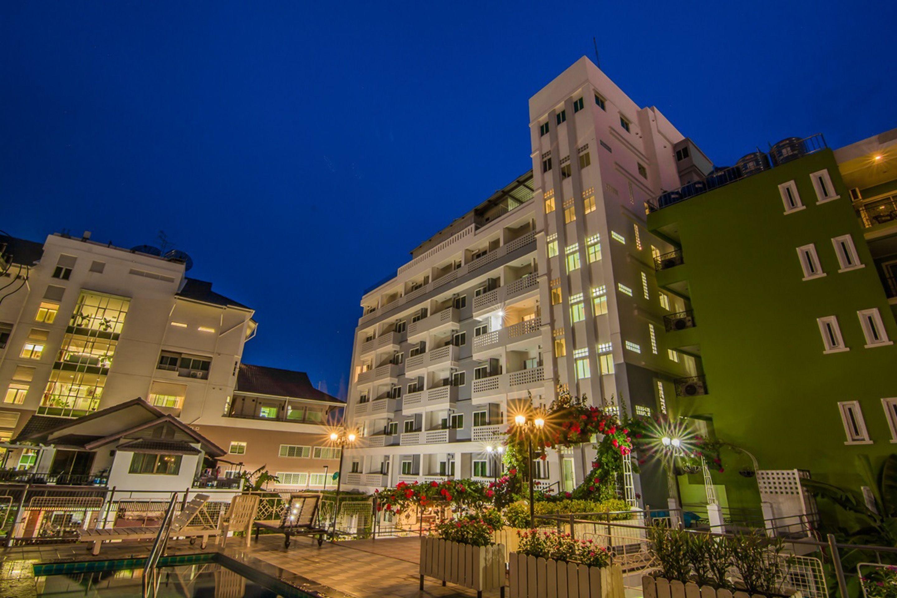 Sutus Court 1 3*