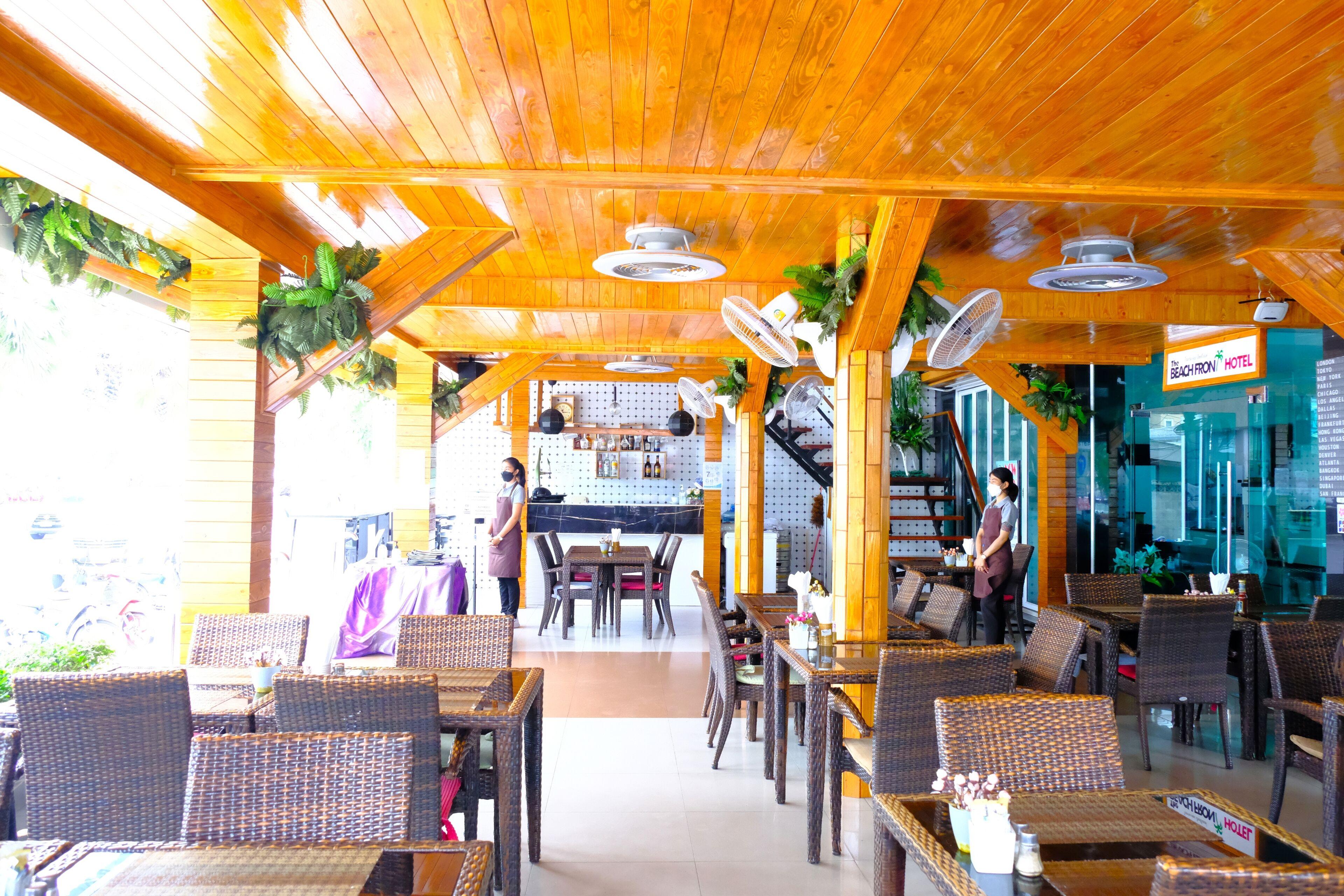 Hotel The Front Resort,