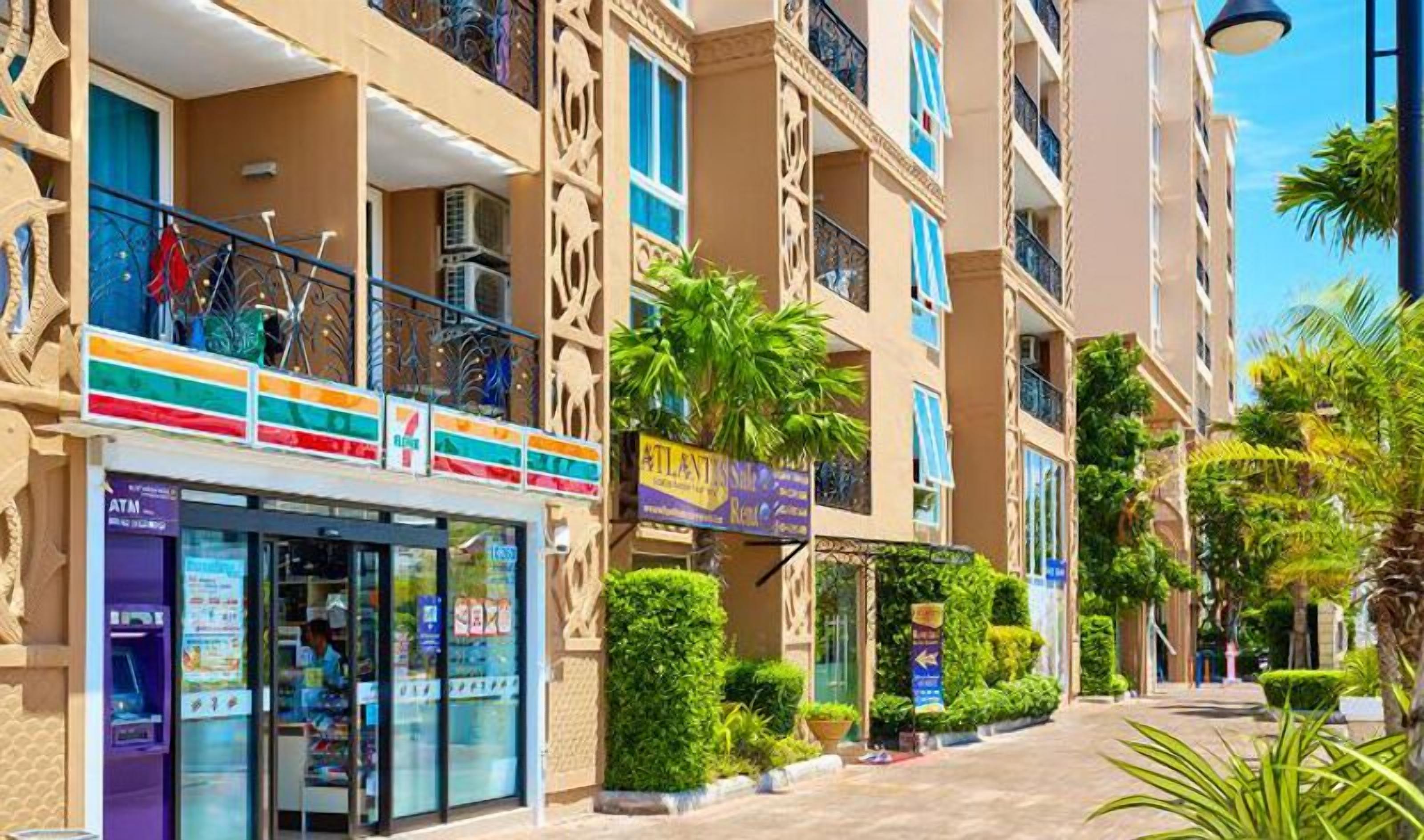 Hotel Atlantis & Water Park By The Sea Pattaya