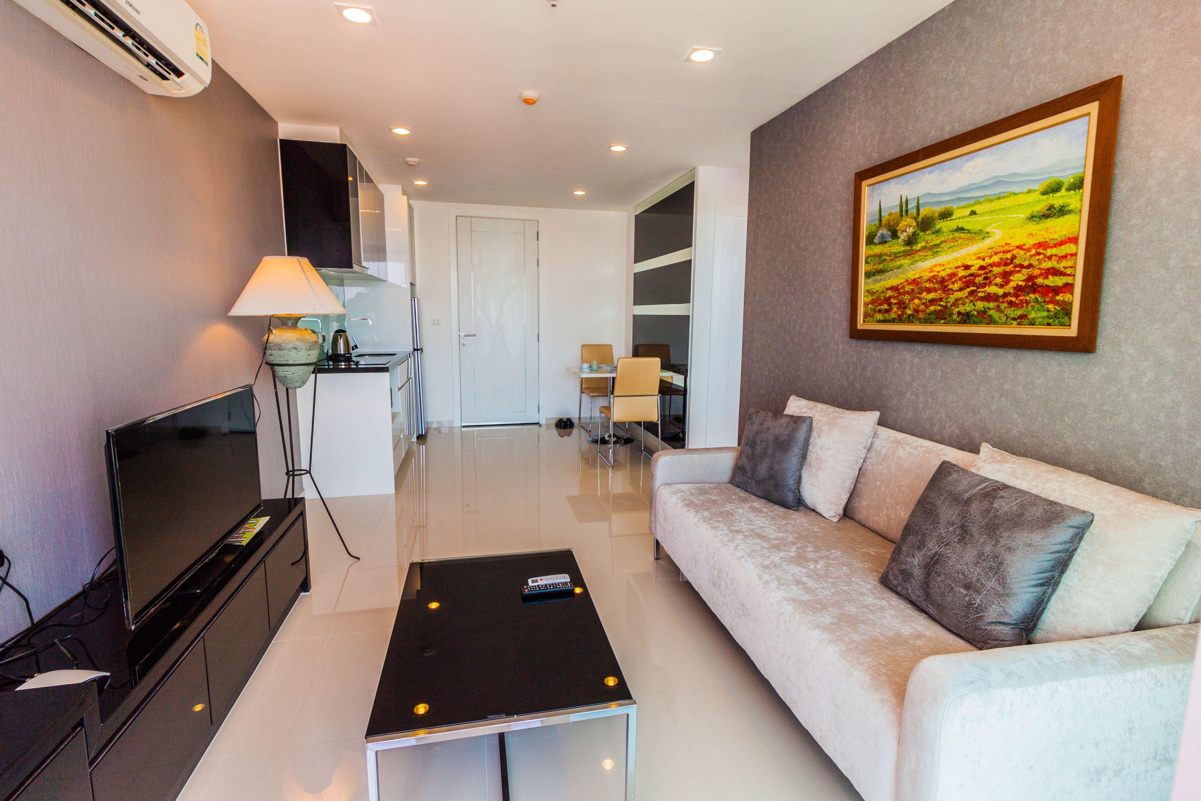 Vision Pratumnak By Sunny