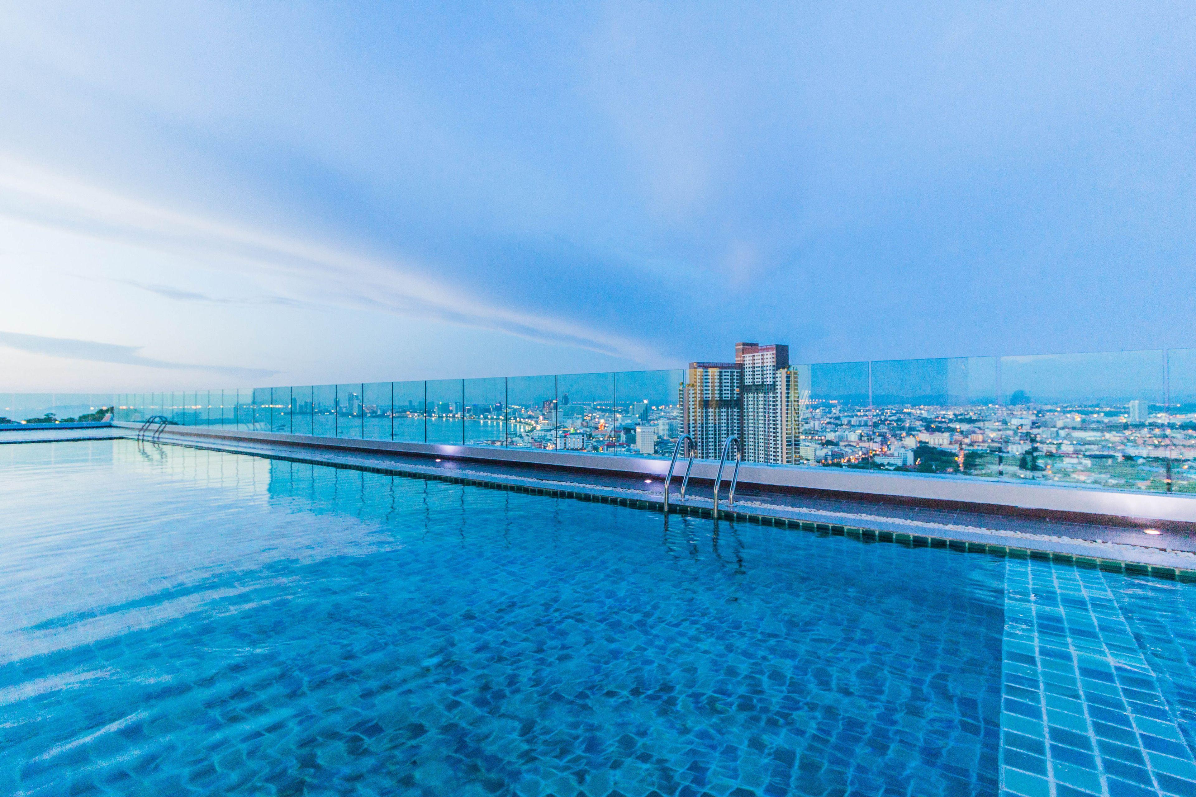 Vision Pratumnak By Sunny