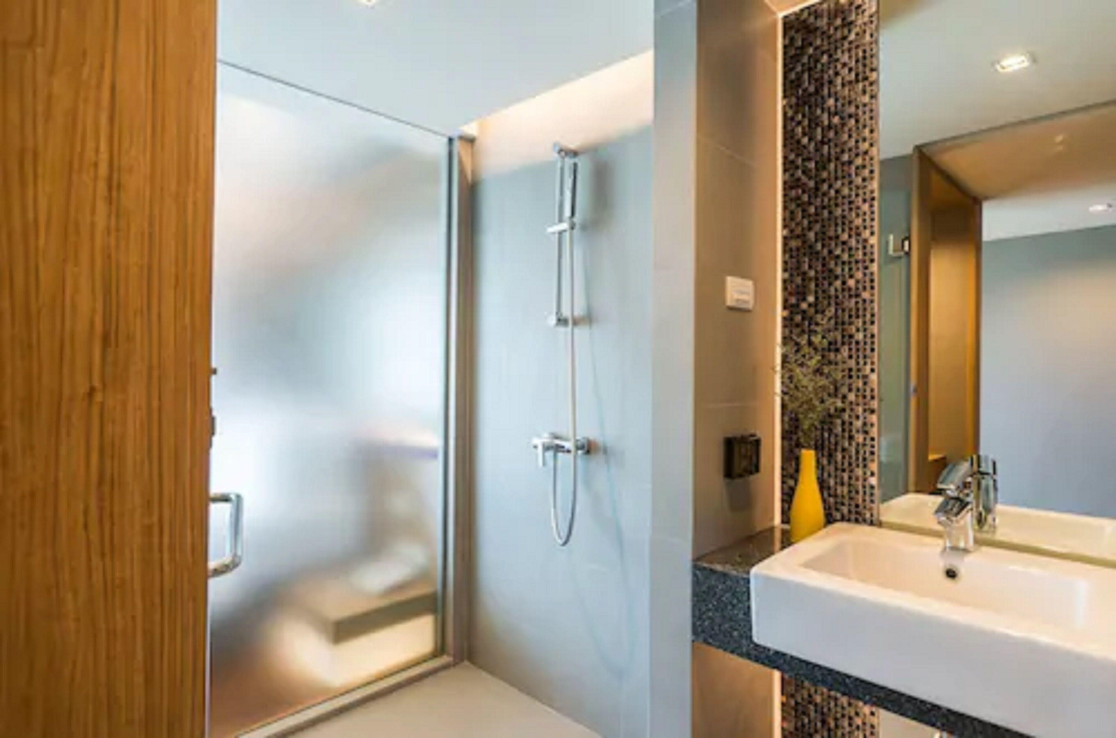 Sea Me Spring Tree Hotel (Adults Only) 3* Pattaya