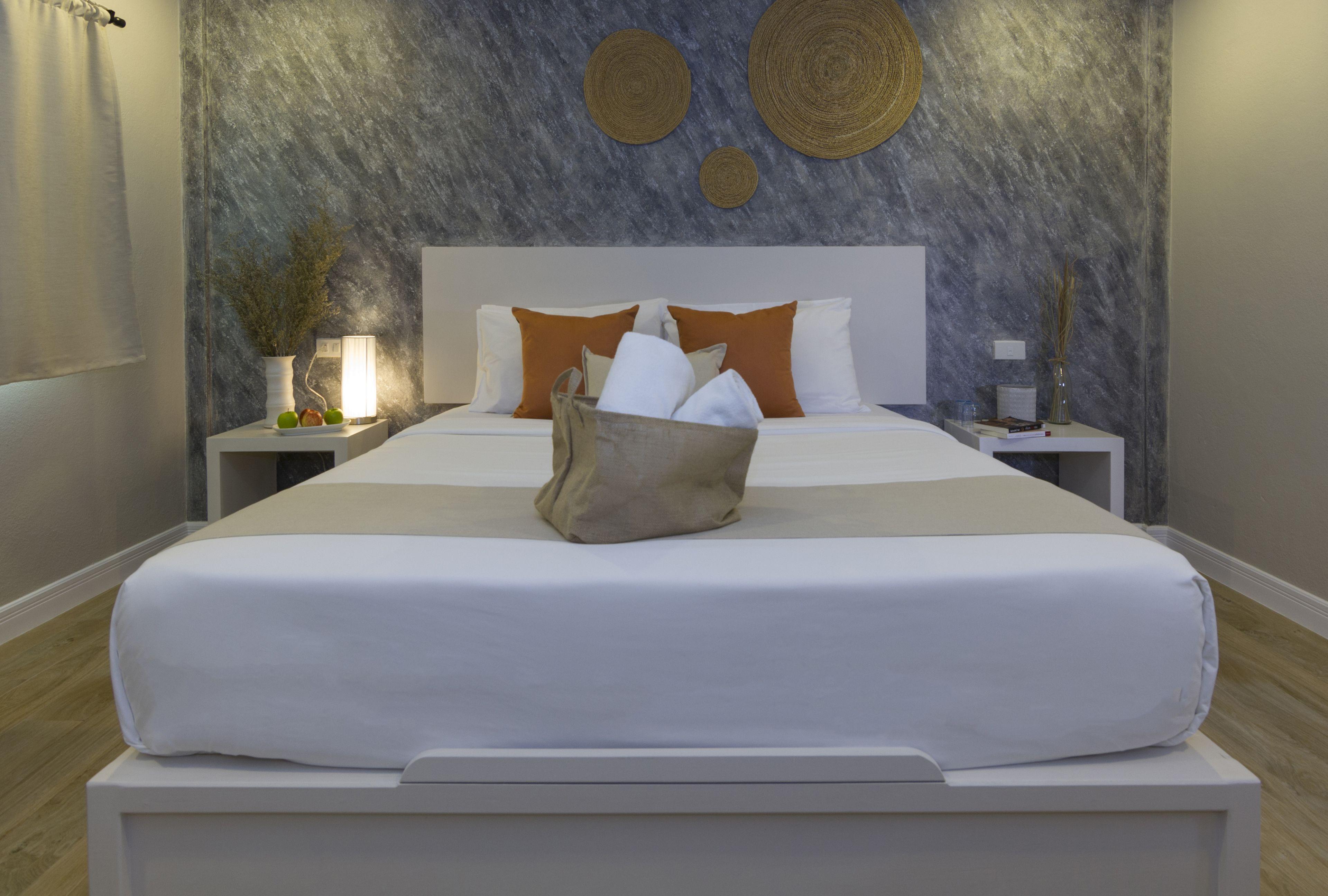 Let's Hyde & - Pool Hotel Pattaya