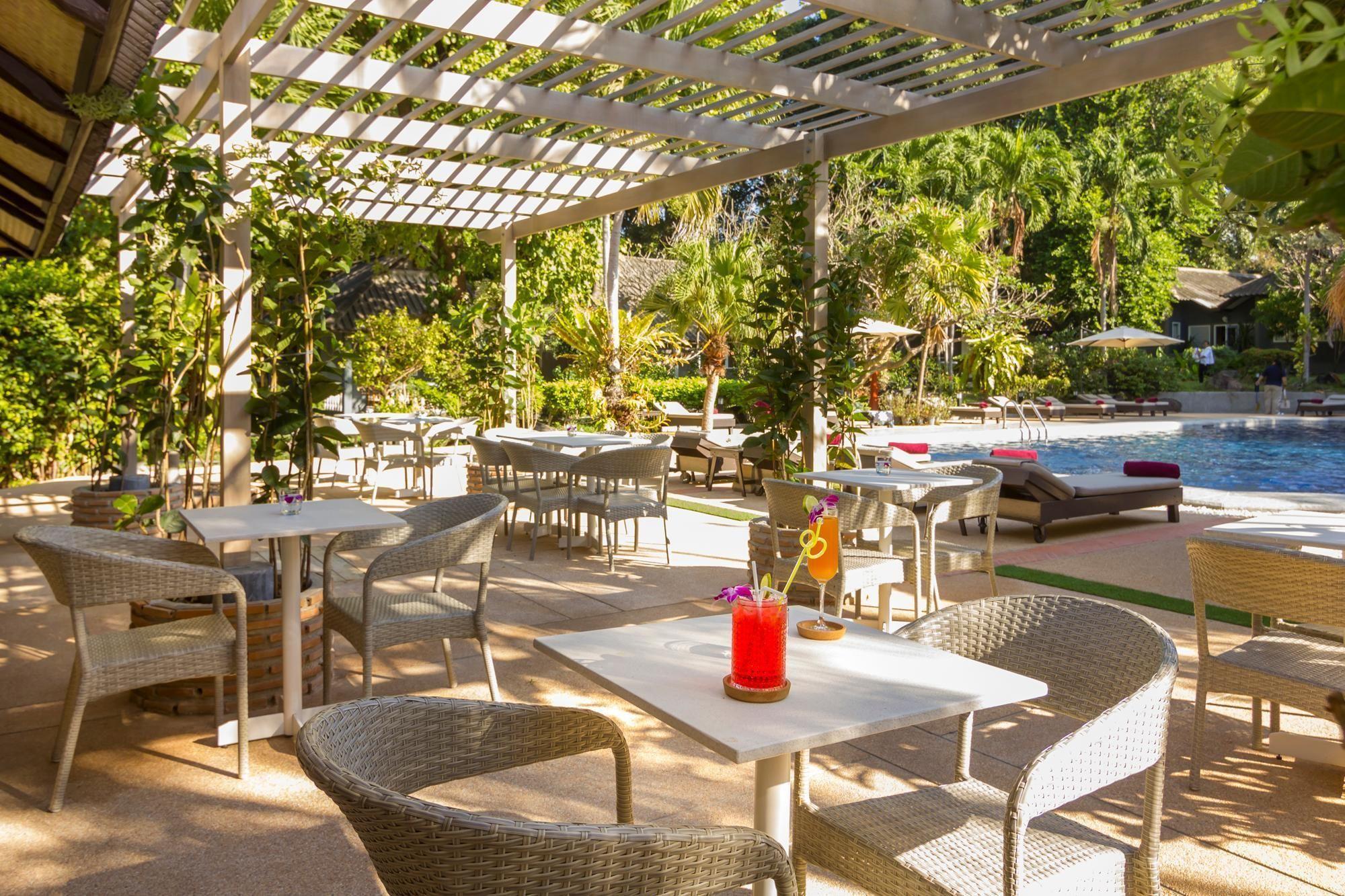 Let's Hyde & - Pool Hotel Pattaya