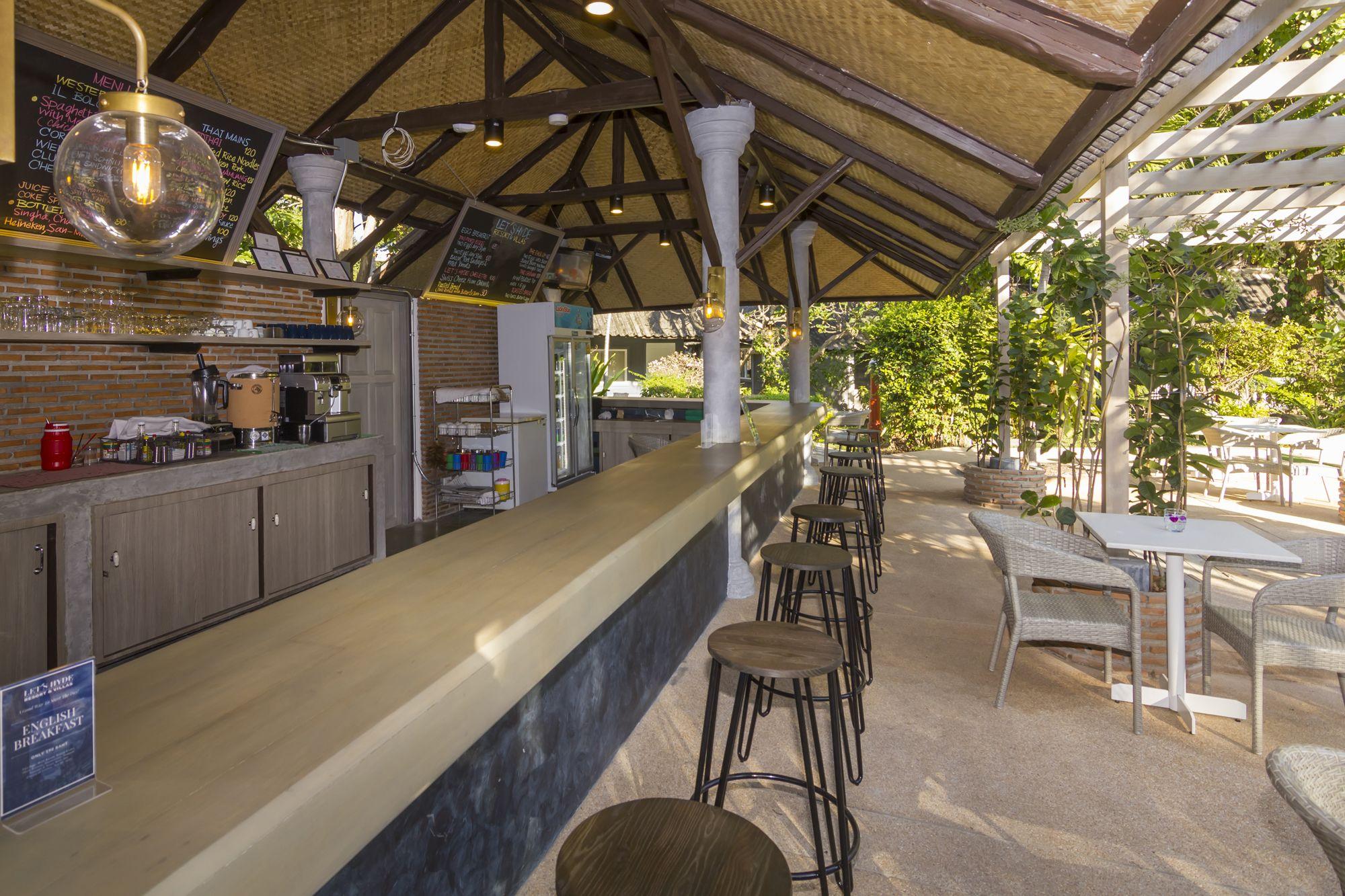 Let's Hyde & - Pool Hotel 4*