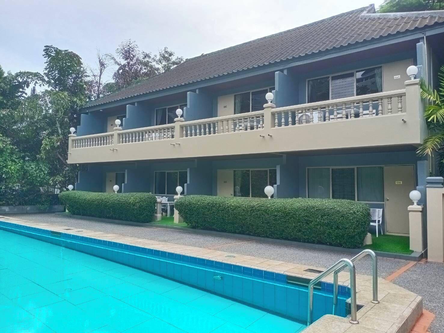 Let's Hyde & - Pool Hotel Pattaya