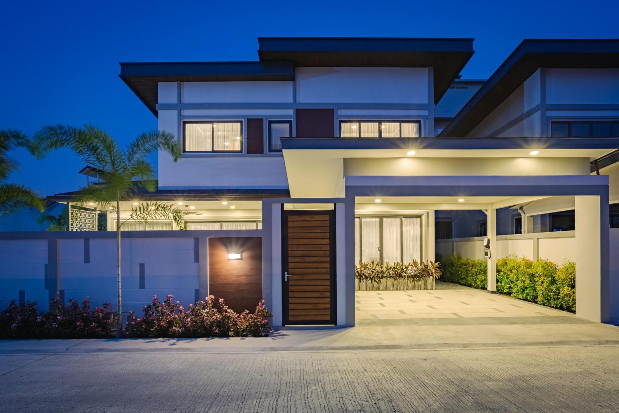 Super Luxury 4 Bedroom Private Pool With Jacuzzi, Near 711, 10 Minutes To Walking Street And - Mt4 *