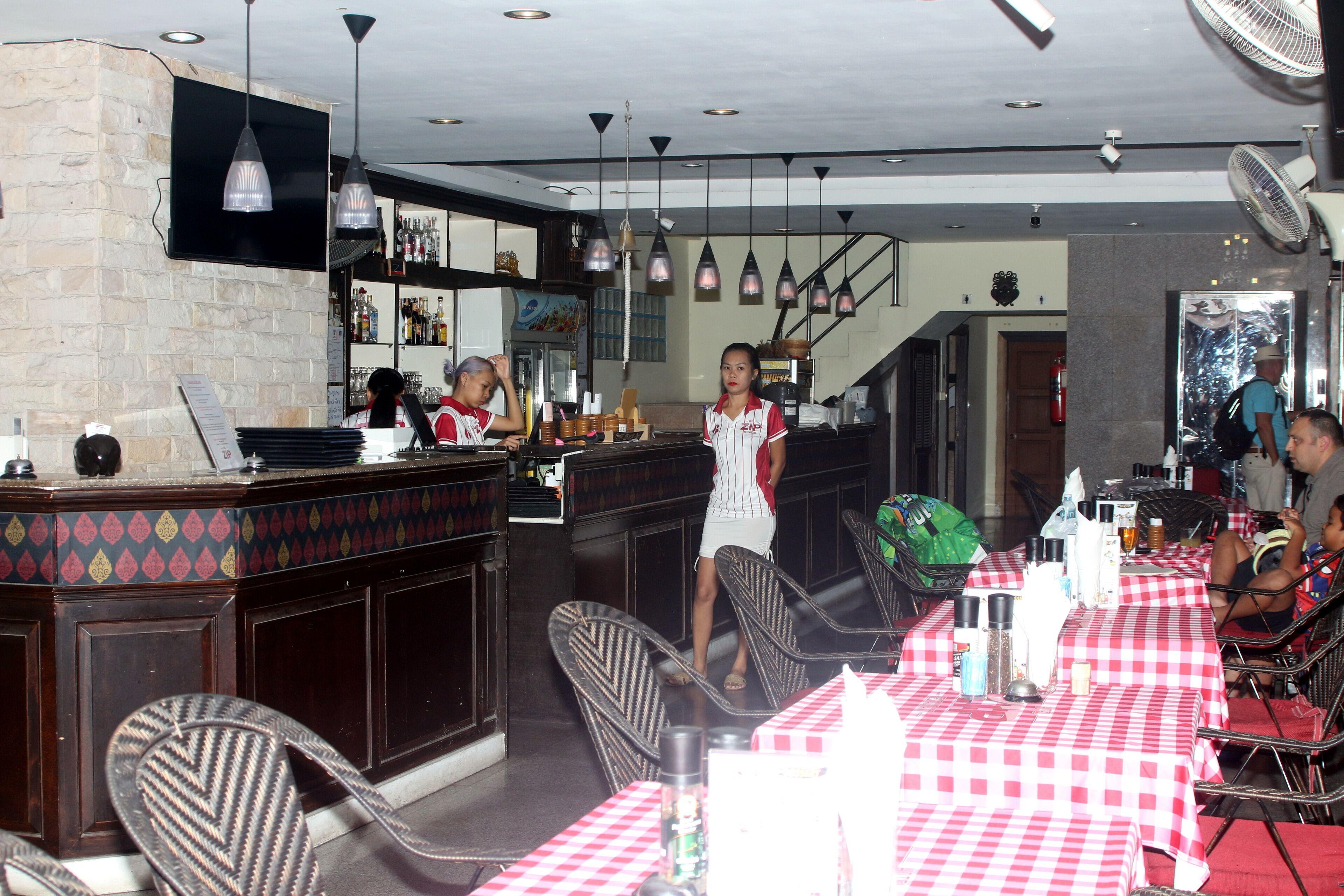 Hotel Zip & Restaurant Pattaya