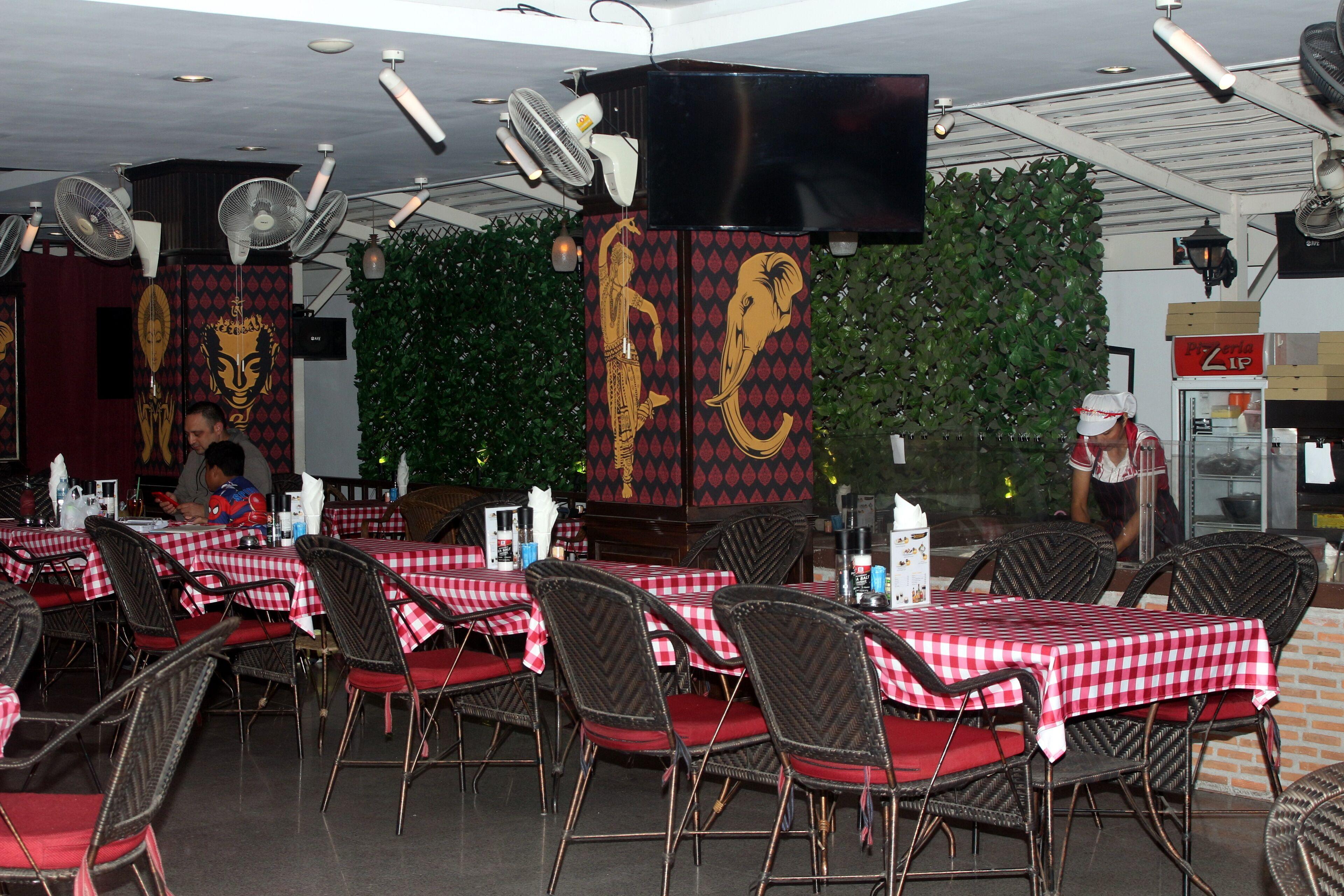 Zip & Restaurant Hotel 3*