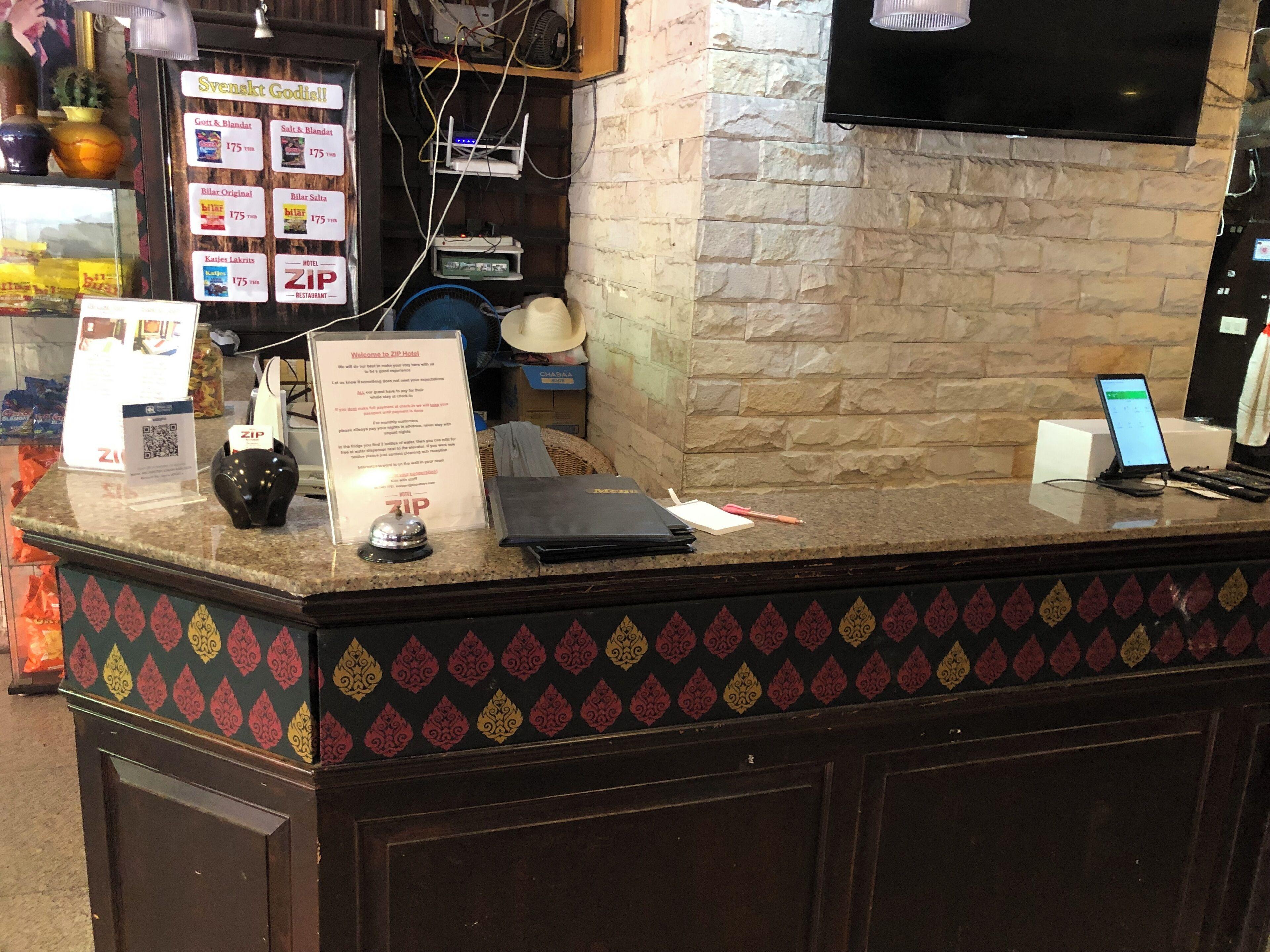 Zip & Restaurant Hotel