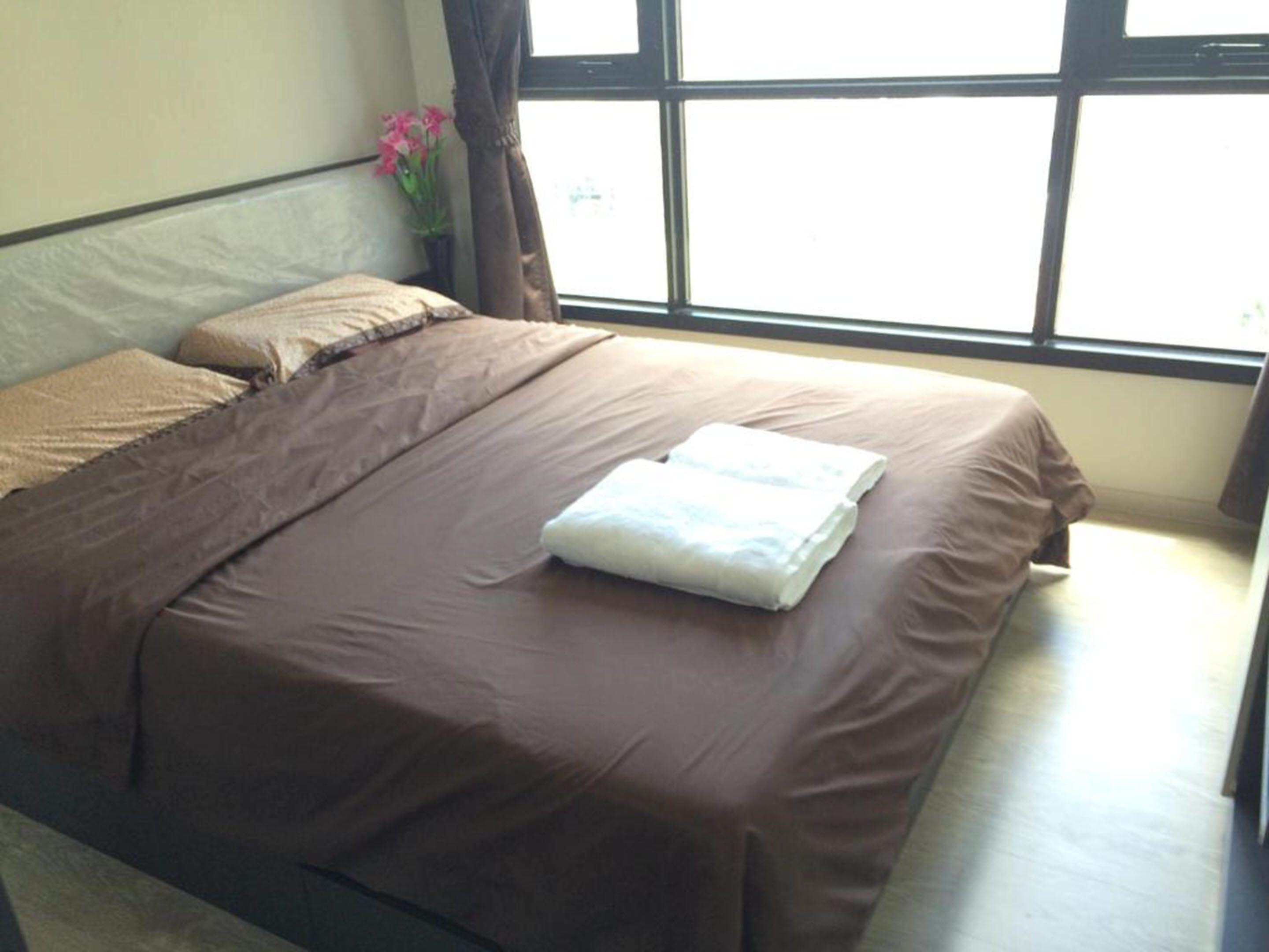 Many The Base Apartment *